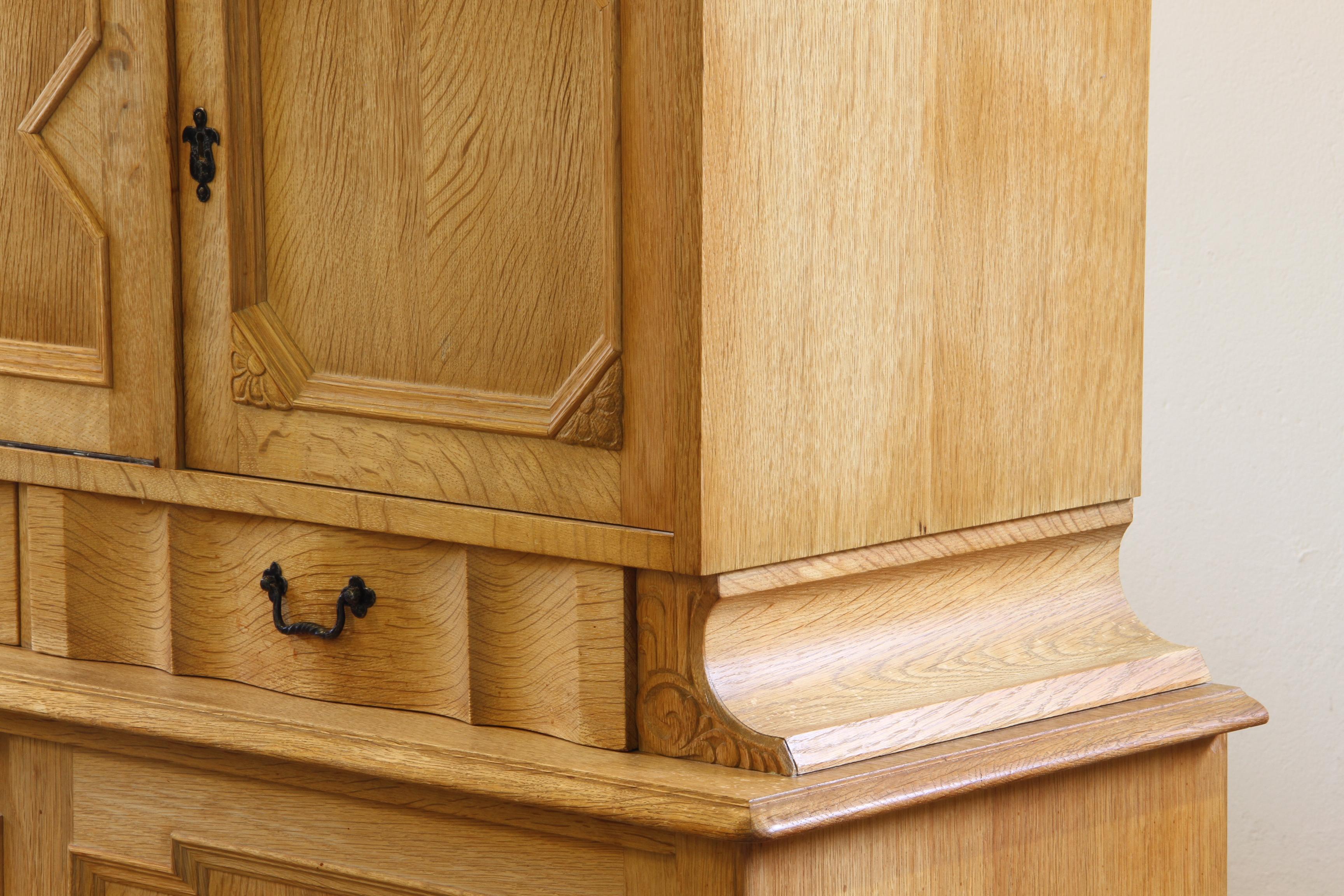 Vintage 1960s Oak Cabinet - Cupboard Style of Danish Design Henning Kjærnulf For Sale 4