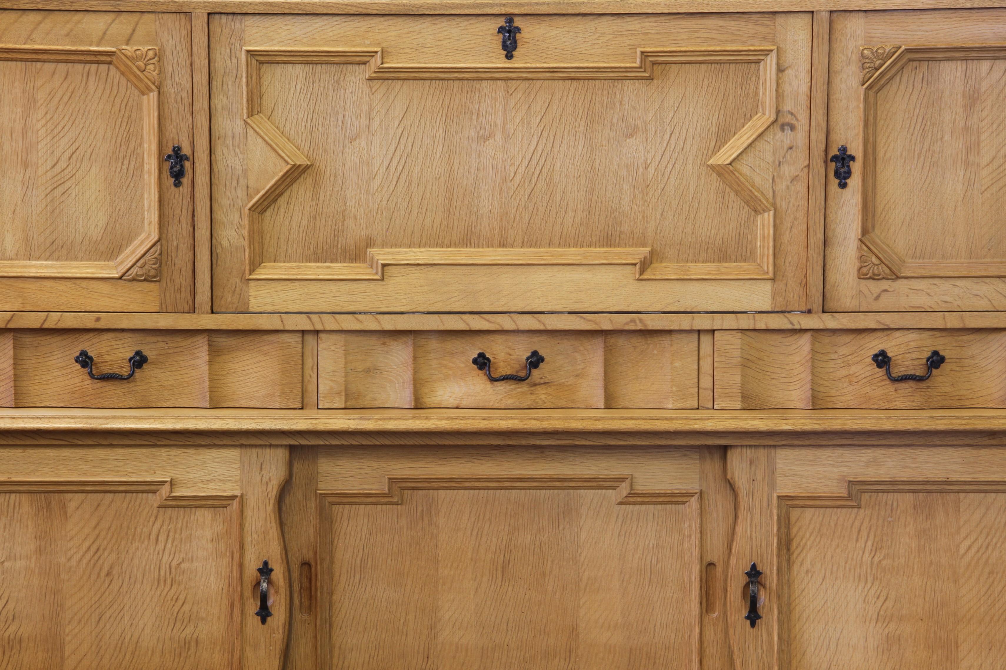 Vintage 1960s Oak Cabinet - Cupboard Style of Danish Design Henning Kjærnulf For Sale 1