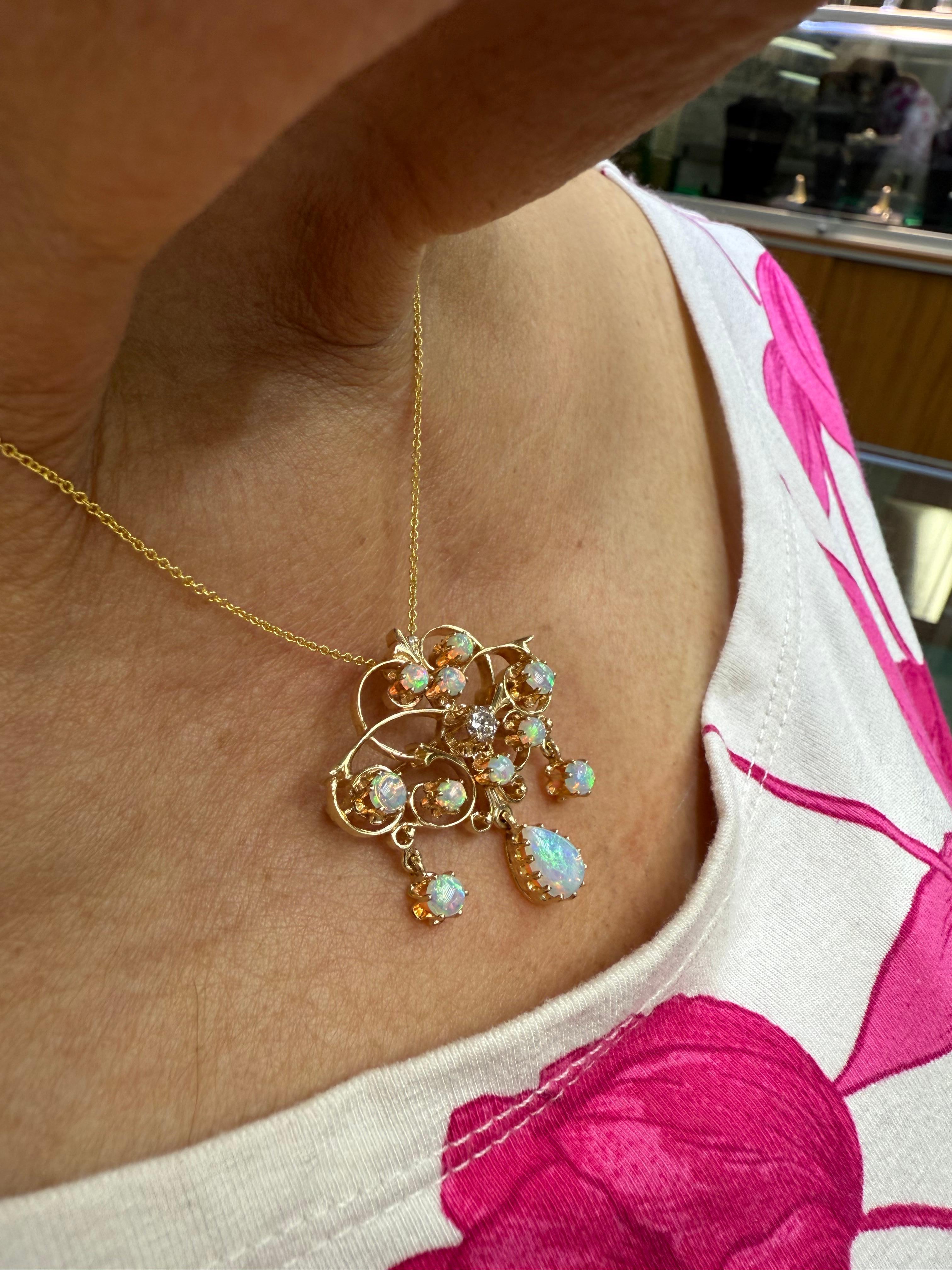 Moderne Broche pendentif en or jaune Opale Diamant Vintage 1960s en vente