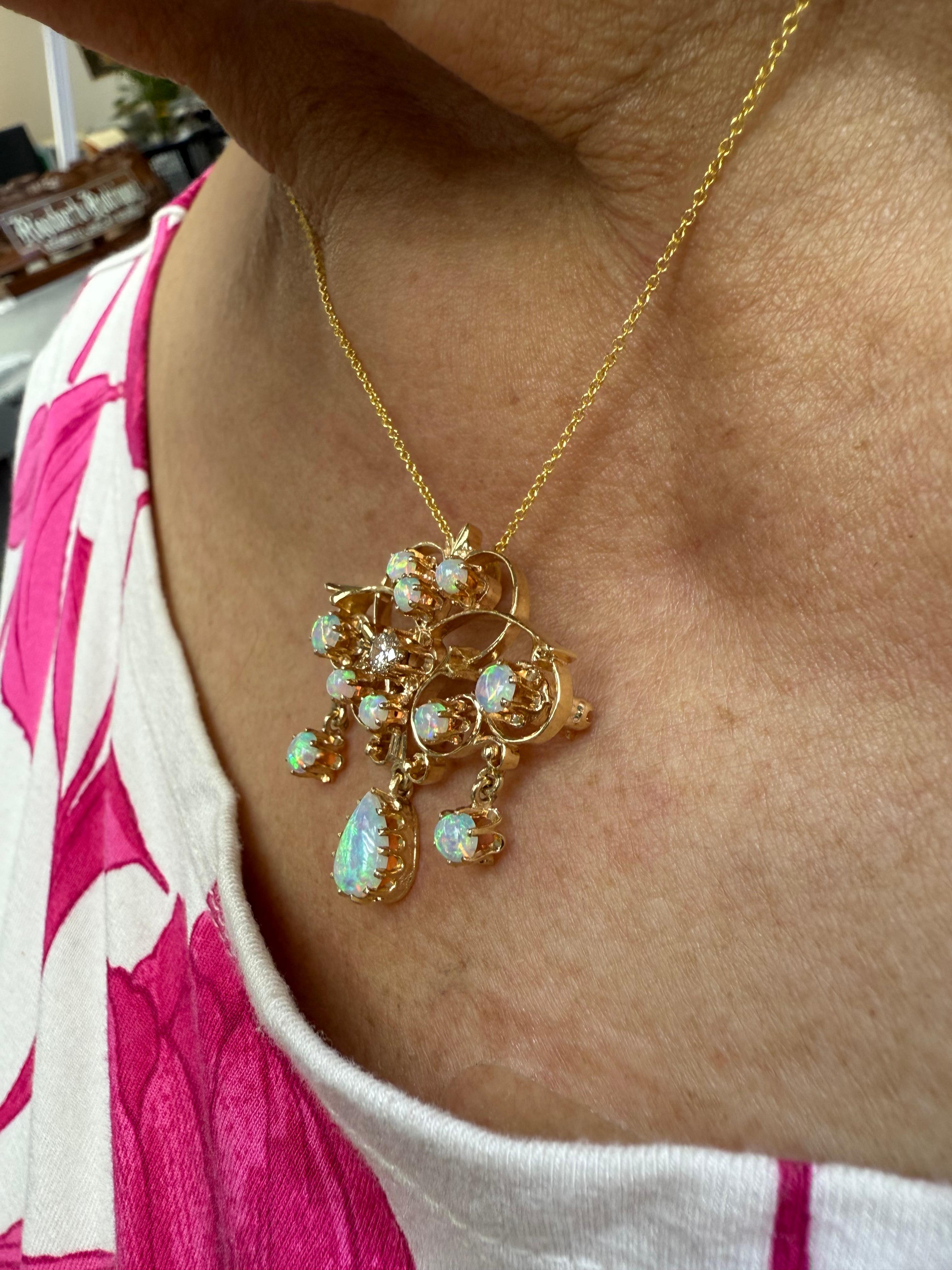 Taille ronde Broche pendentif en or jaune Opale Diamant Vintage 1960s en vente