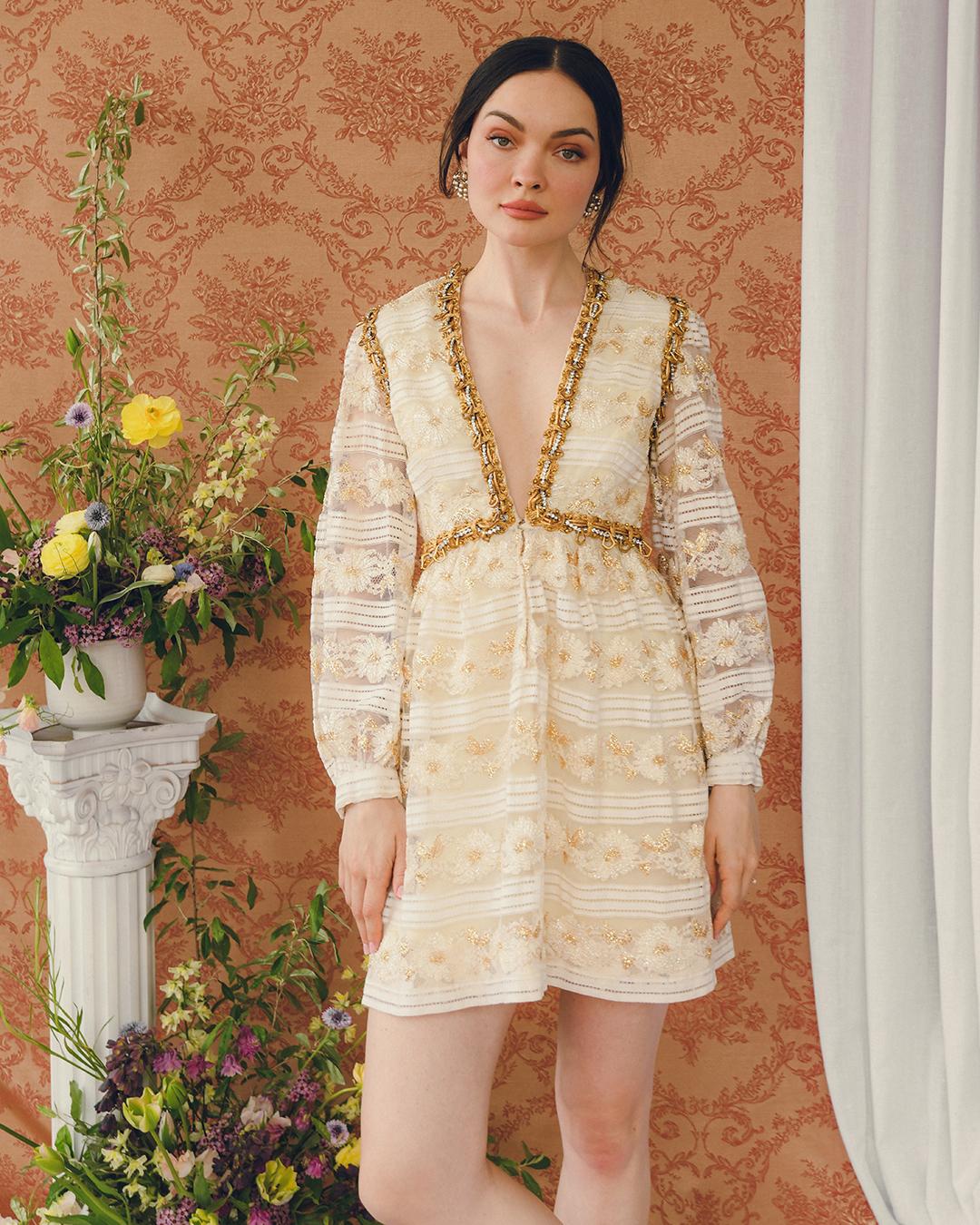 This rare vintage 1960s Oscar de la Renta embellished dress is made with couture-level craftsmanship and is a true wearable work of art. Born in the Dominican Republic, Oscar de la Renta worked in Europe through the 1950s when French fashion was at