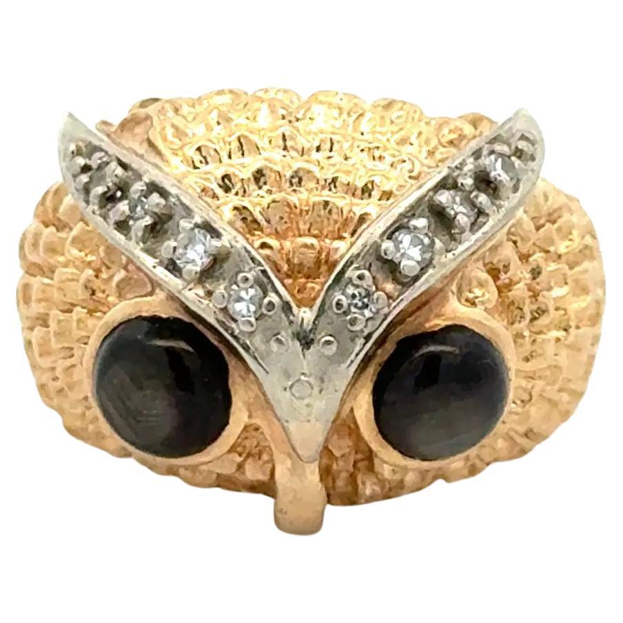 Vintage 1960s Owl Diamond with Cat
s Eye Chrysoberyl Eyes Gold Ring in vendita