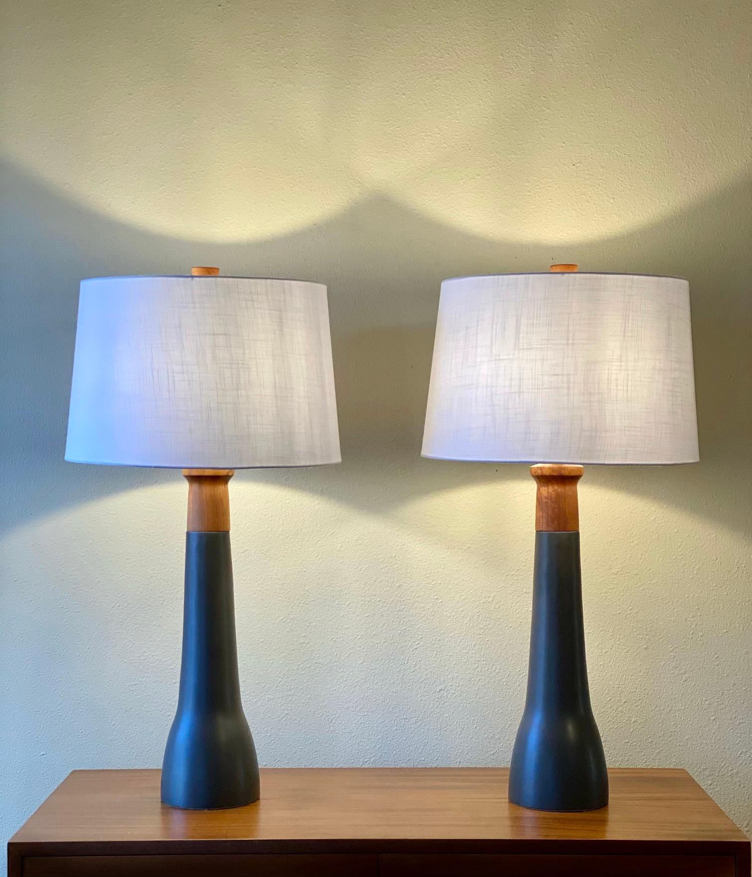 Mid-Century Modern Vintage 1960s Pair of Gordon and Jane Martz Black Ceramic and Walnut Table Lamps