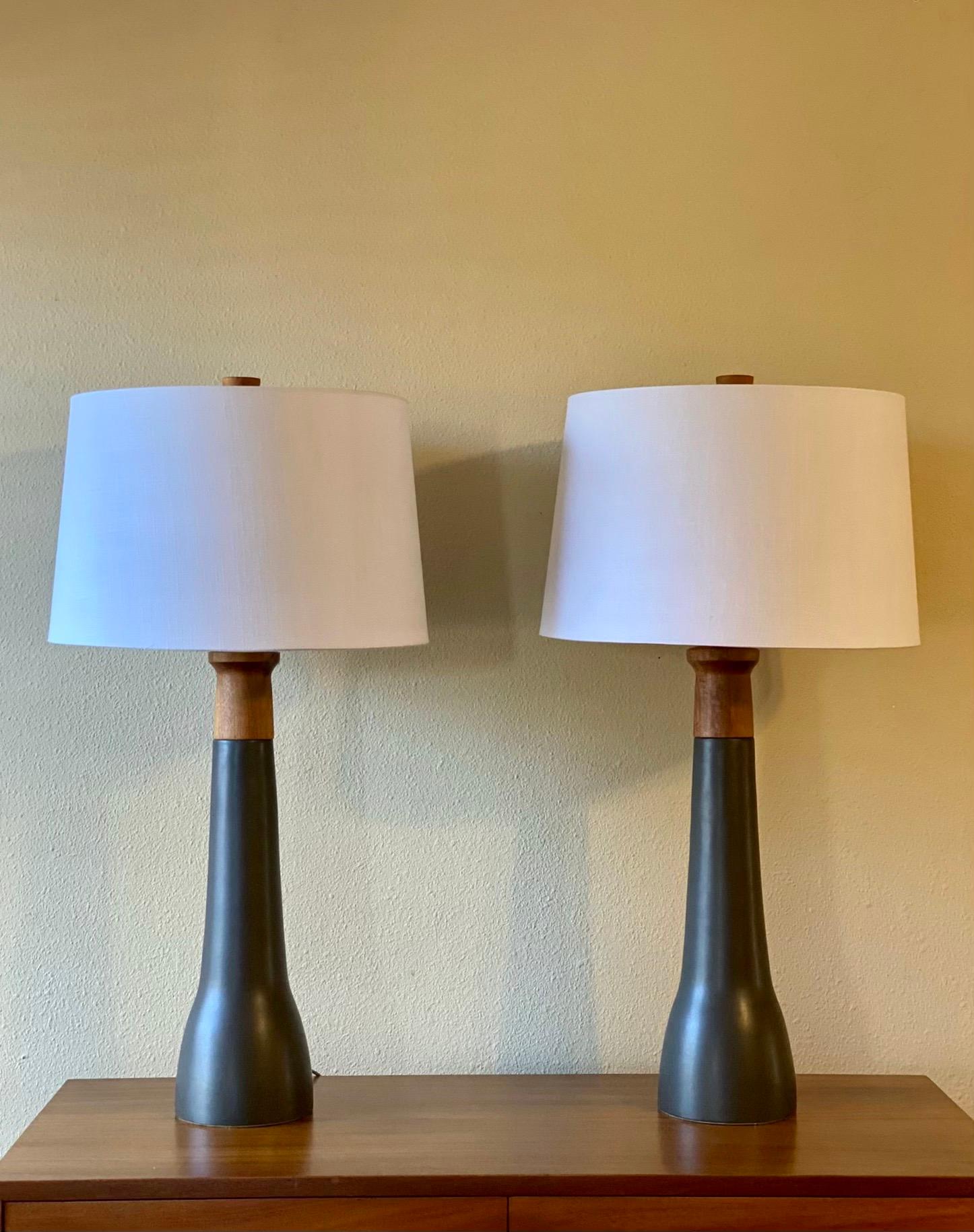 American Vintage 1960s Pair of Gordon and Jane Martz Black Ceramic and Walnut Table Lamps