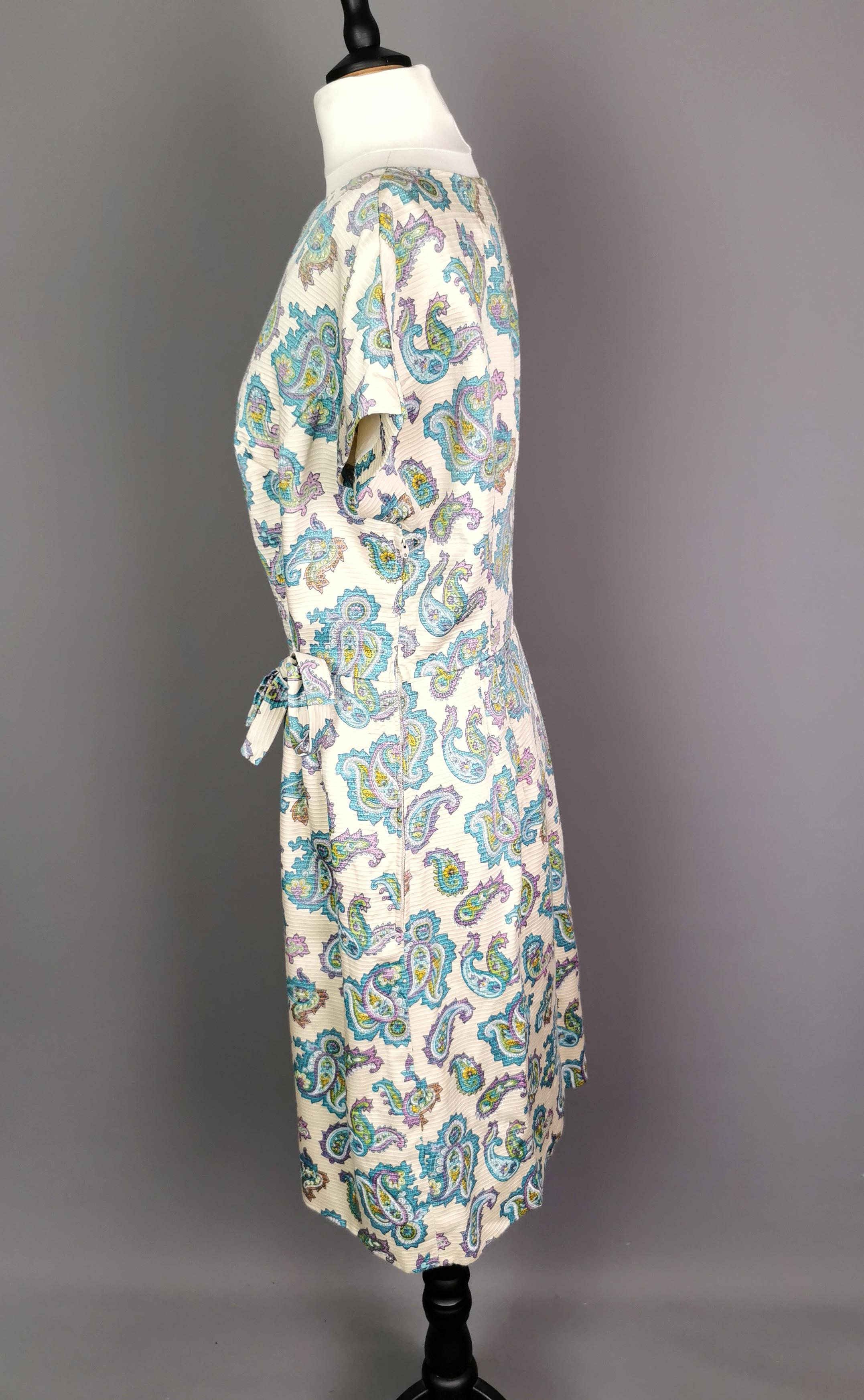 Vintage 1960s Paisley print mini dress  In Fair Condition In NEWARK, GB