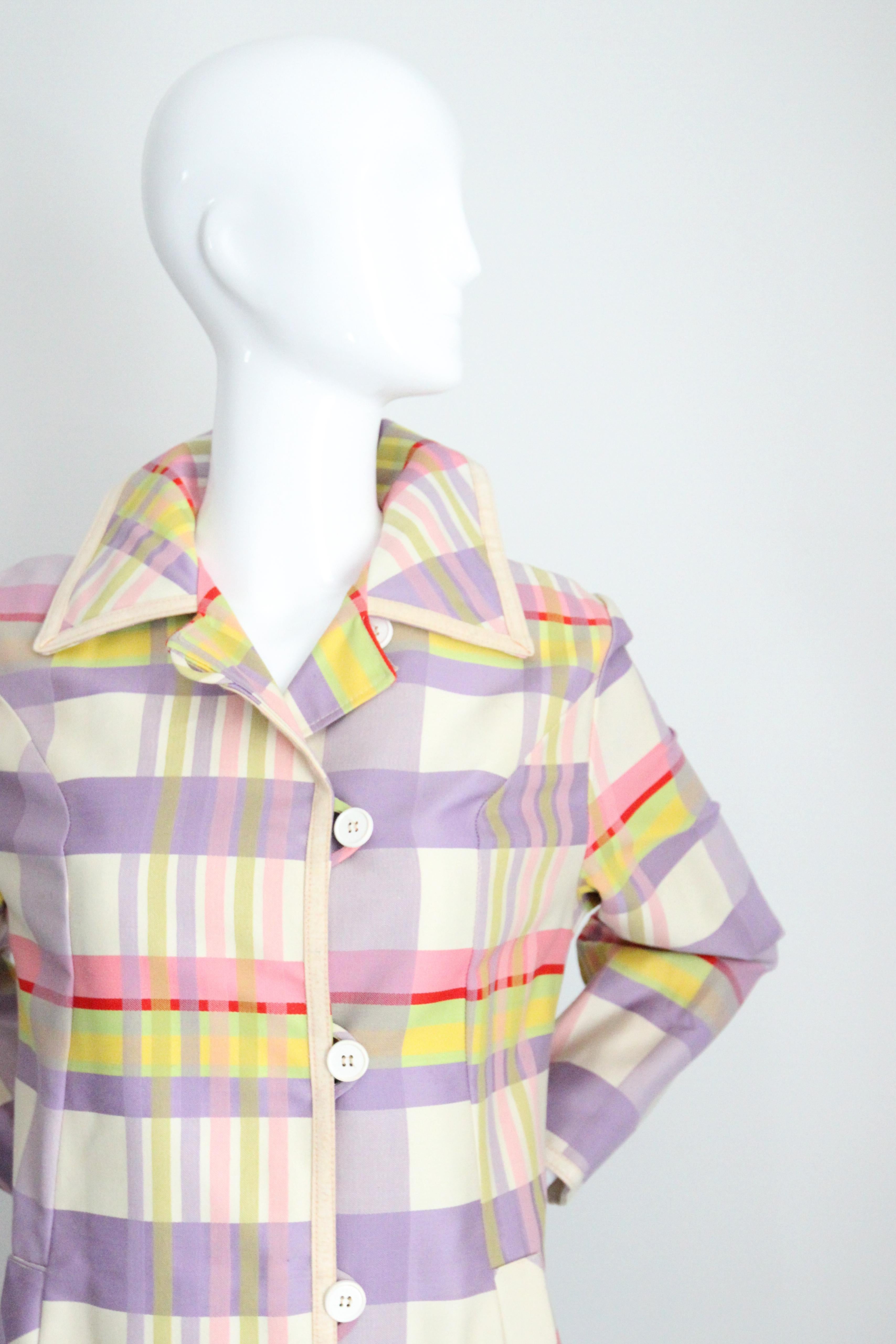 Beige Vintage 1960's Pastel Paid Spring Coat 1960's Coat Pastel Trench Coat UK 12 US 8 For Sale