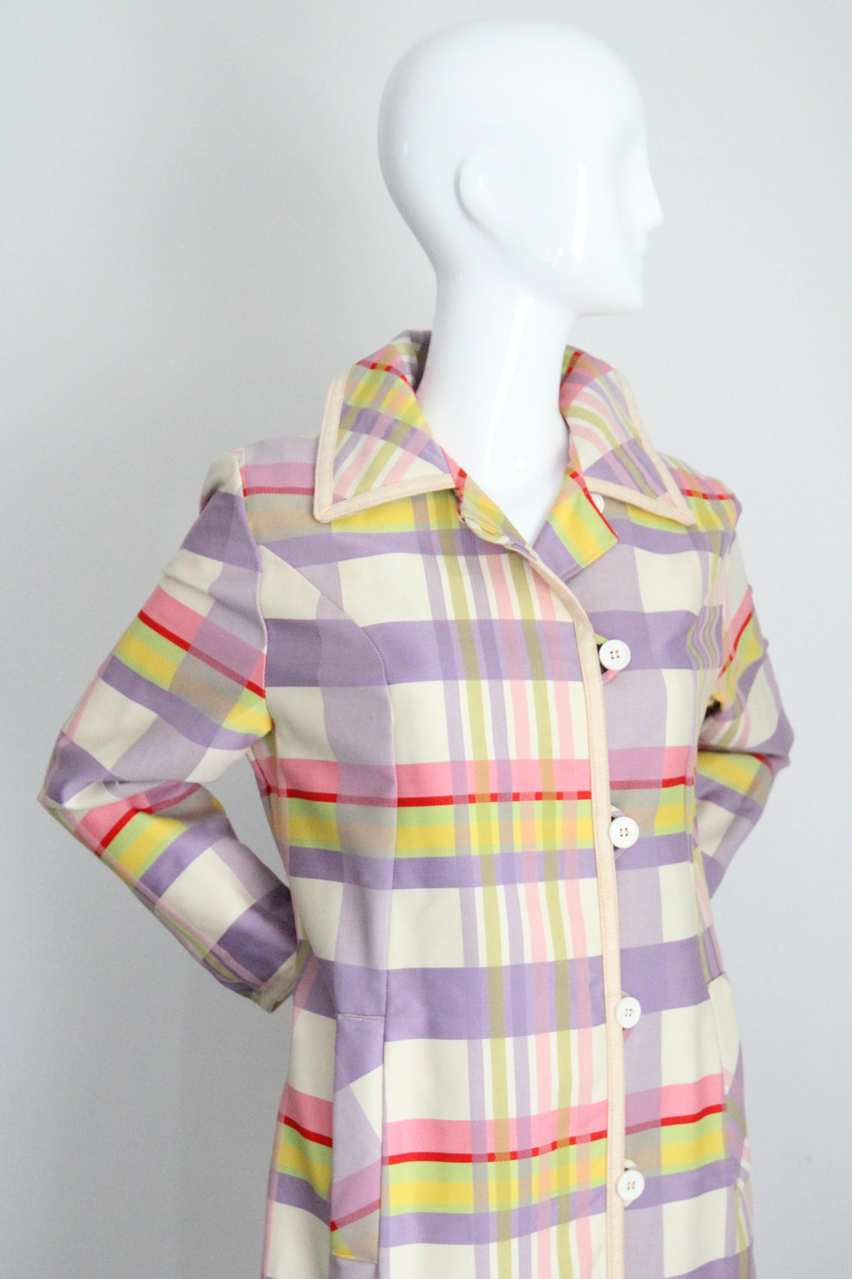 Women's or Men's Vintage 1960's Pastel Paid Spring Coat 1960's Coat Pastel Trench Coat UK 12 US 8 For Sale