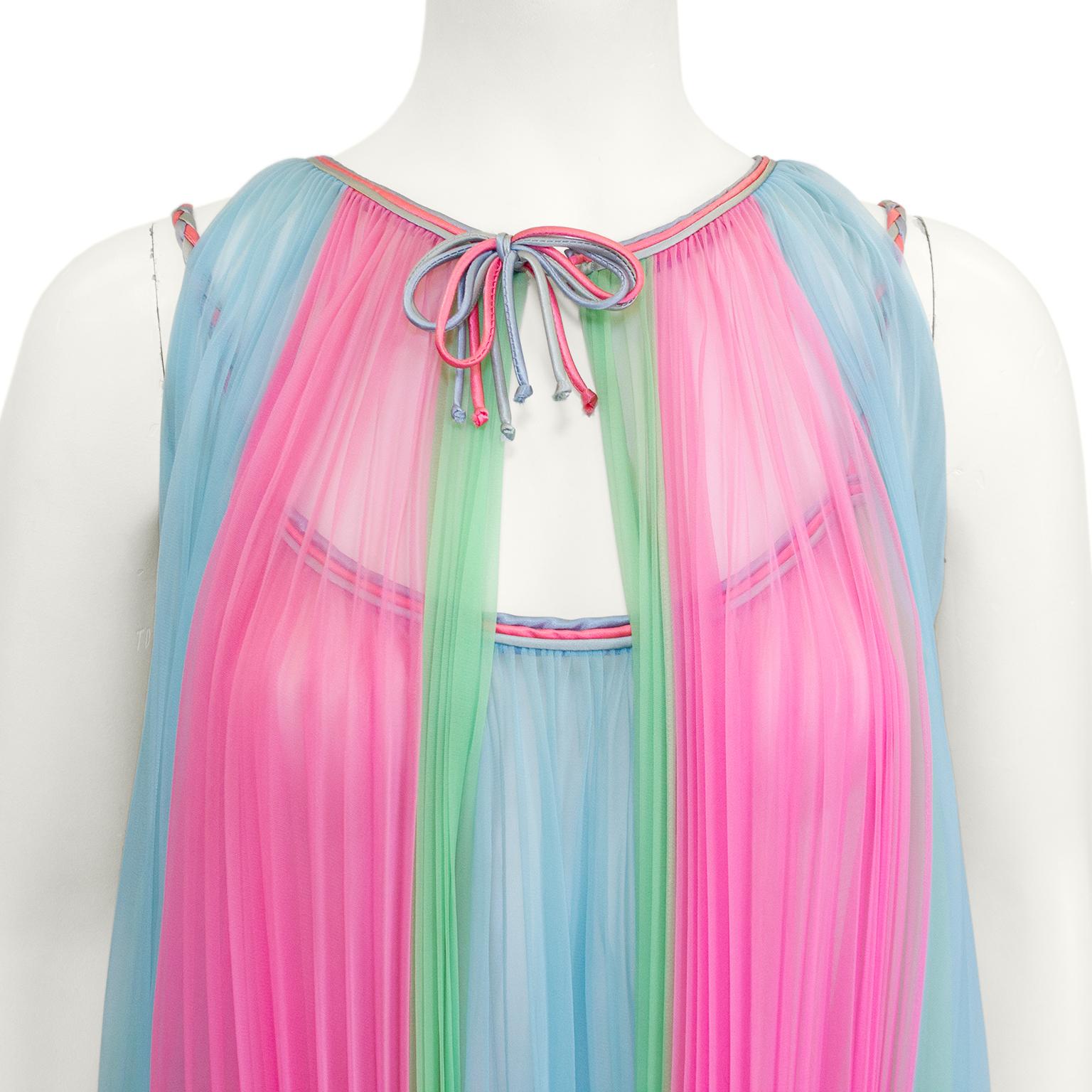 Women's 1960's Pastel Pleated Peignoir Set