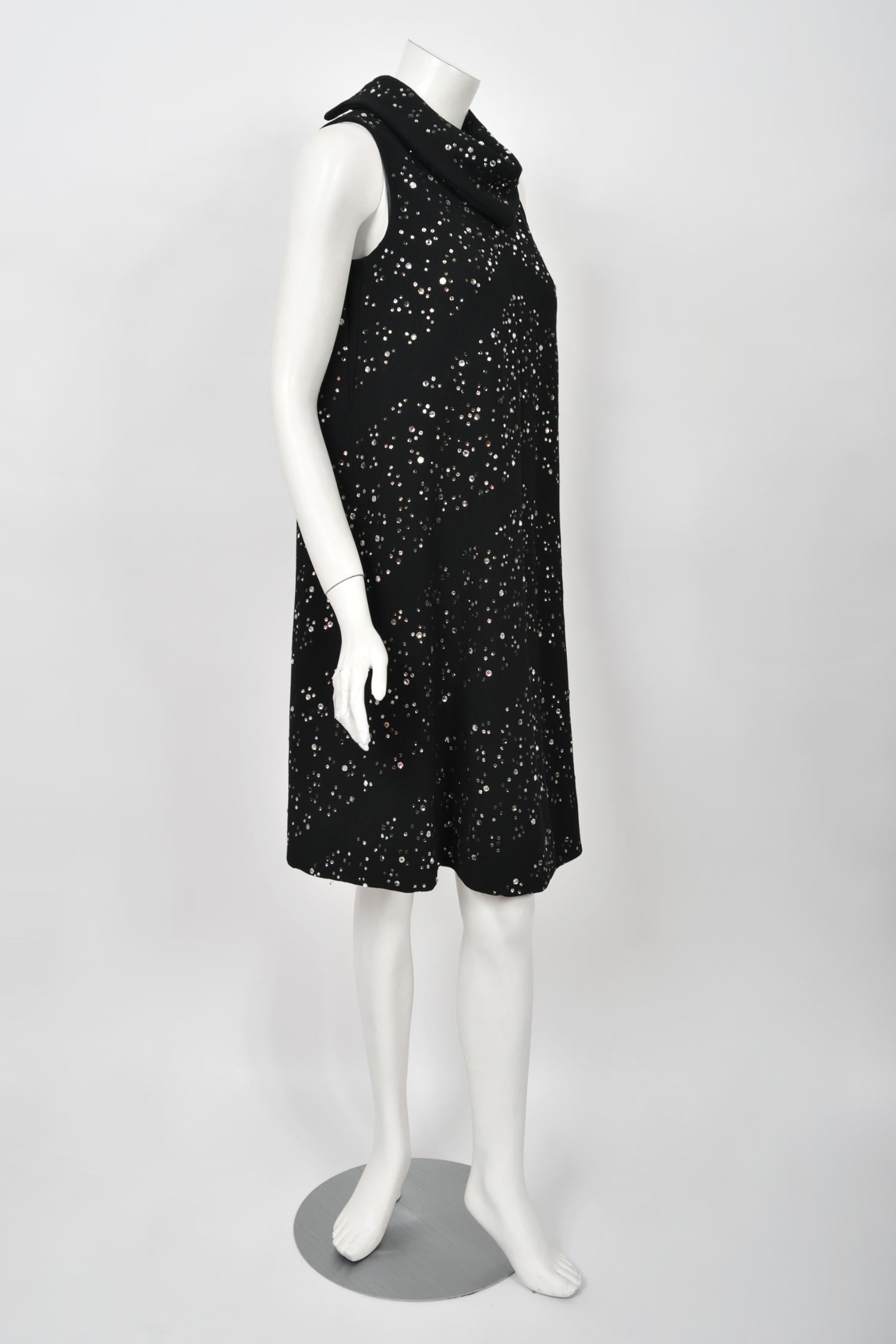 Vintage 1960's Pauline Trigère Rhinestone Studded Black Wool Mod Trapeze Dress  en vente 4