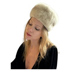 Retro 1960s PEARL MINK HAT