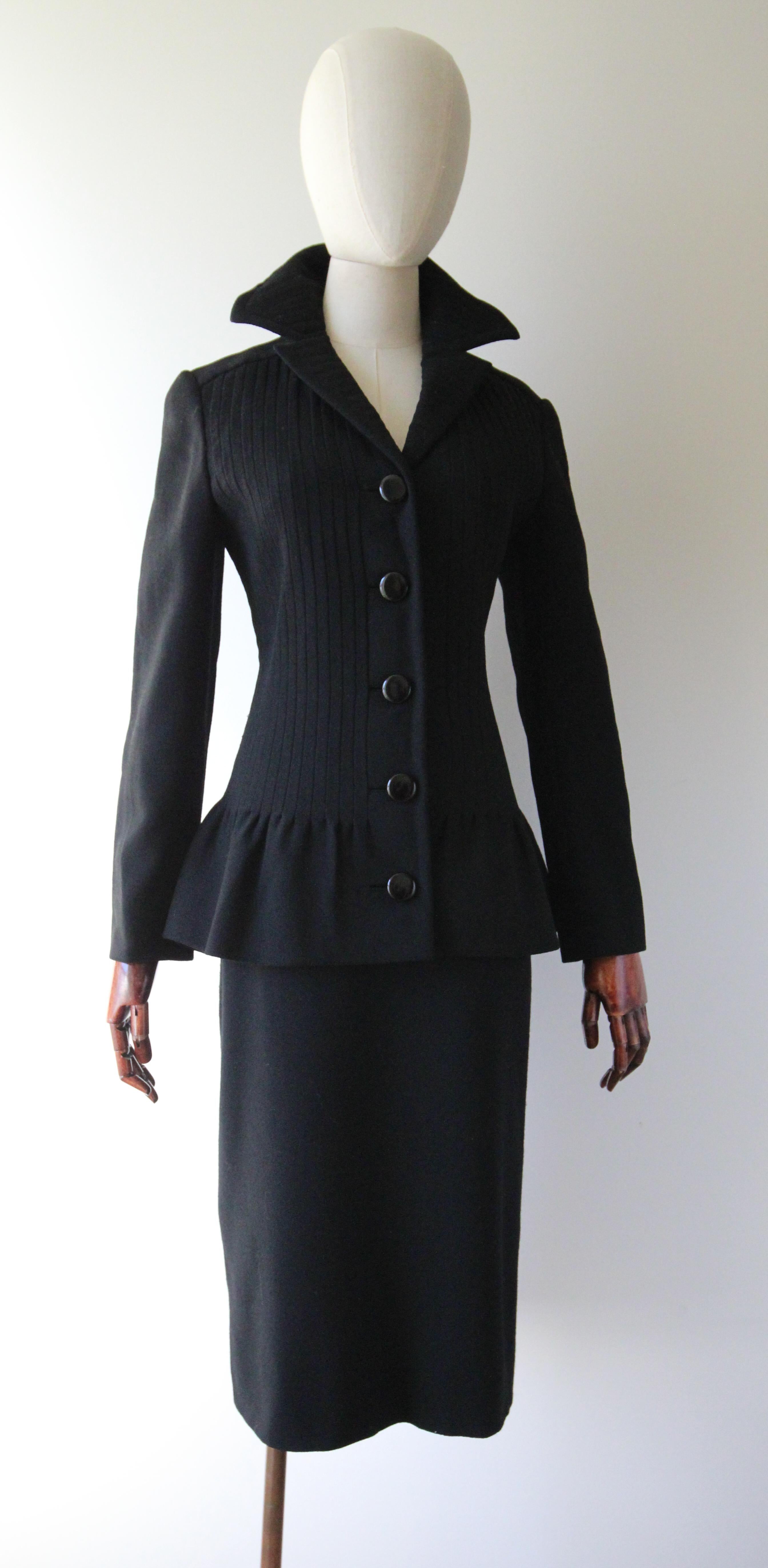 Vintage 1960's Pierre Cardin Ladies Skirt Suit Pleated Wool Suit UK 12 US 8 In Good Condition For Sale In Cheltenham, GB