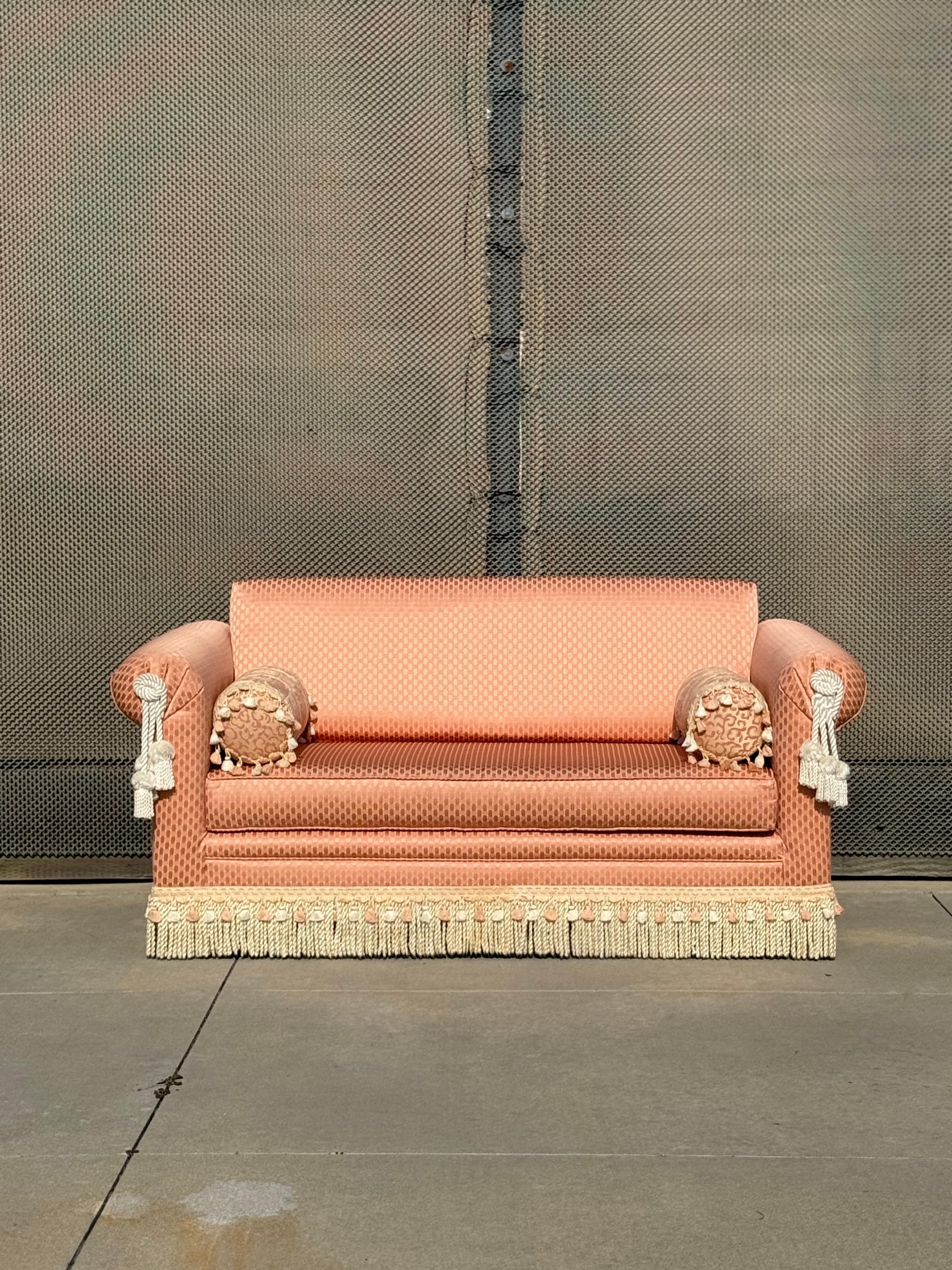 Vintage 1960s Rosa Liebessitz Sofa im Angebot 2