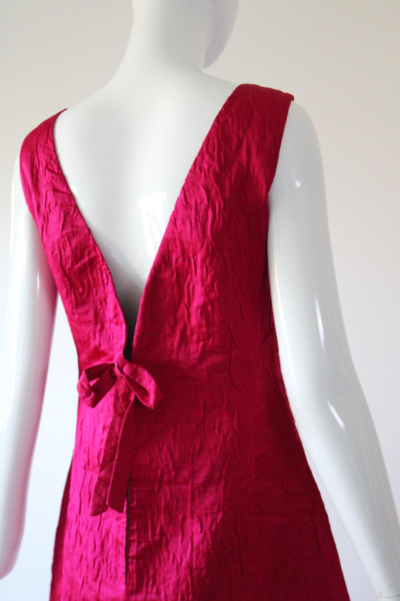 Vestido vintage de seda rosa de los años 60 y capa a juego de plumas de avestruz UK 12 US 8 en venta 8