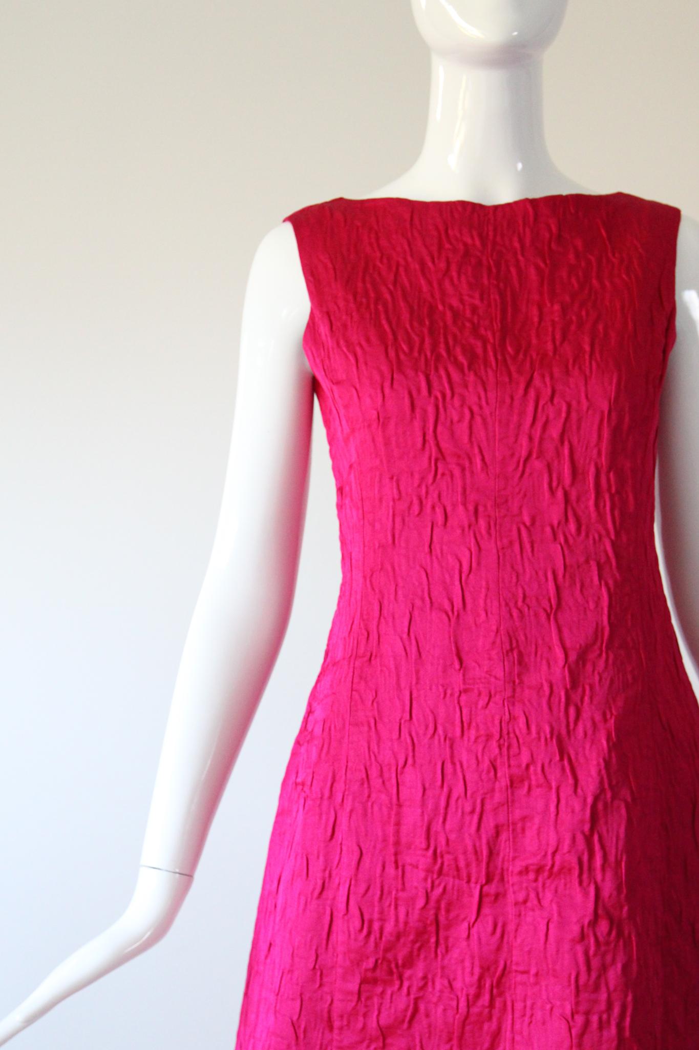 Vestido vintage de seda rosa de los años 60 y capa a juego de plumas de avestruz UK 12 US 8 en venta 4