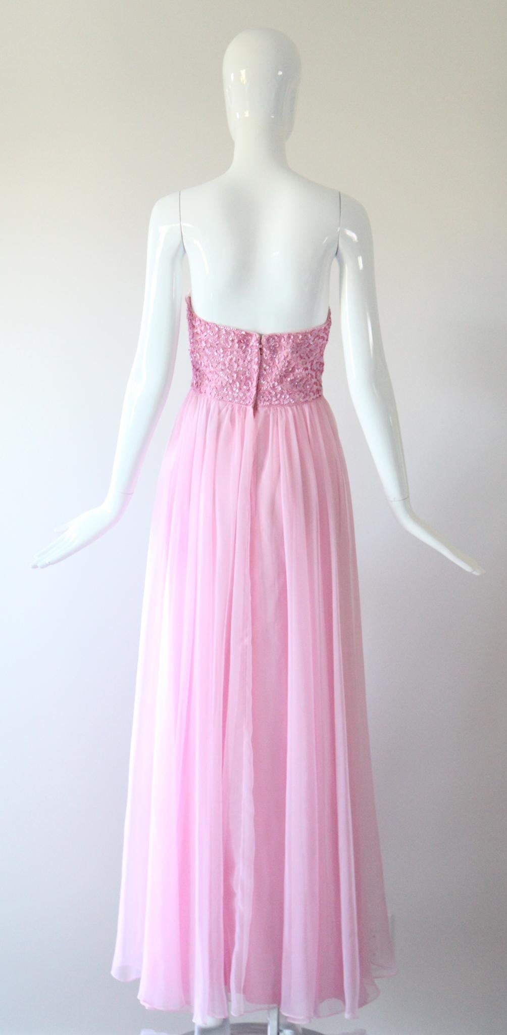 Vintage 1960's Rosa trägerloses Abendkleid Rosa Chiffon Mike Benet UK 8 US 4 im Angebot 5