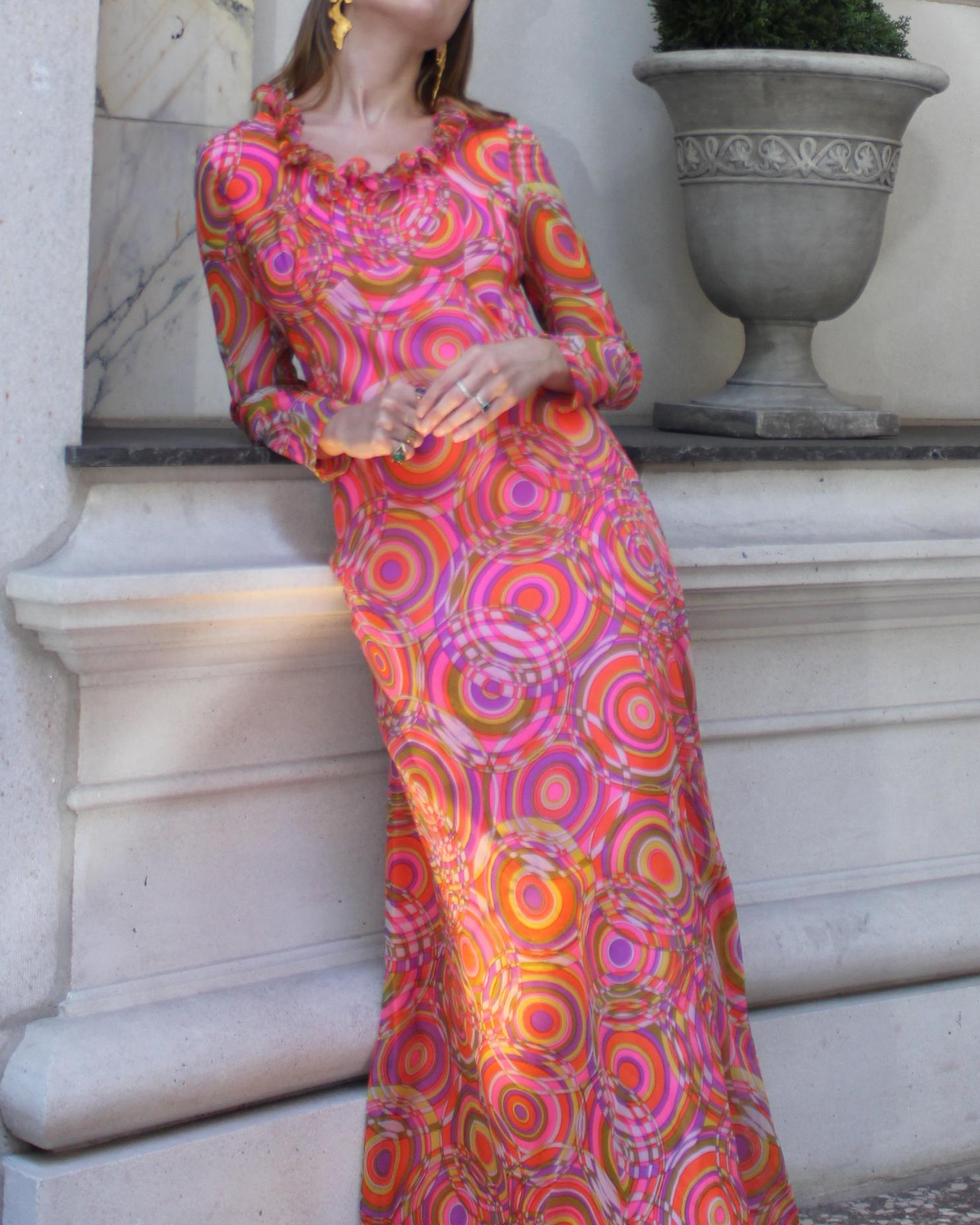 Vintage 1960s Psychedelic Maxidress 5