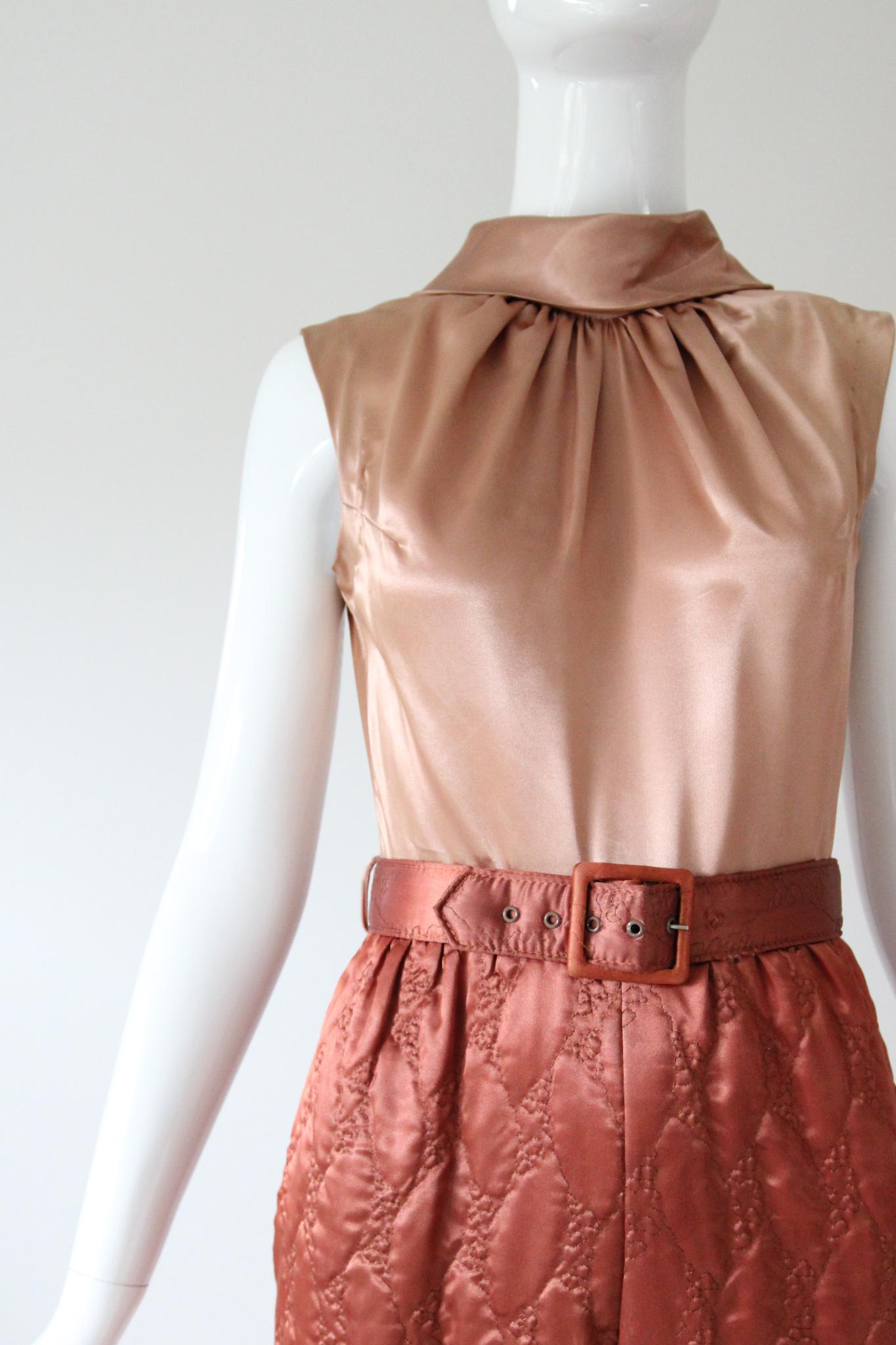 Vintage 1960's Mono Acolchado Blush and Taupe Romper Jumpsuit UK 8 US 4 Rosa en venta