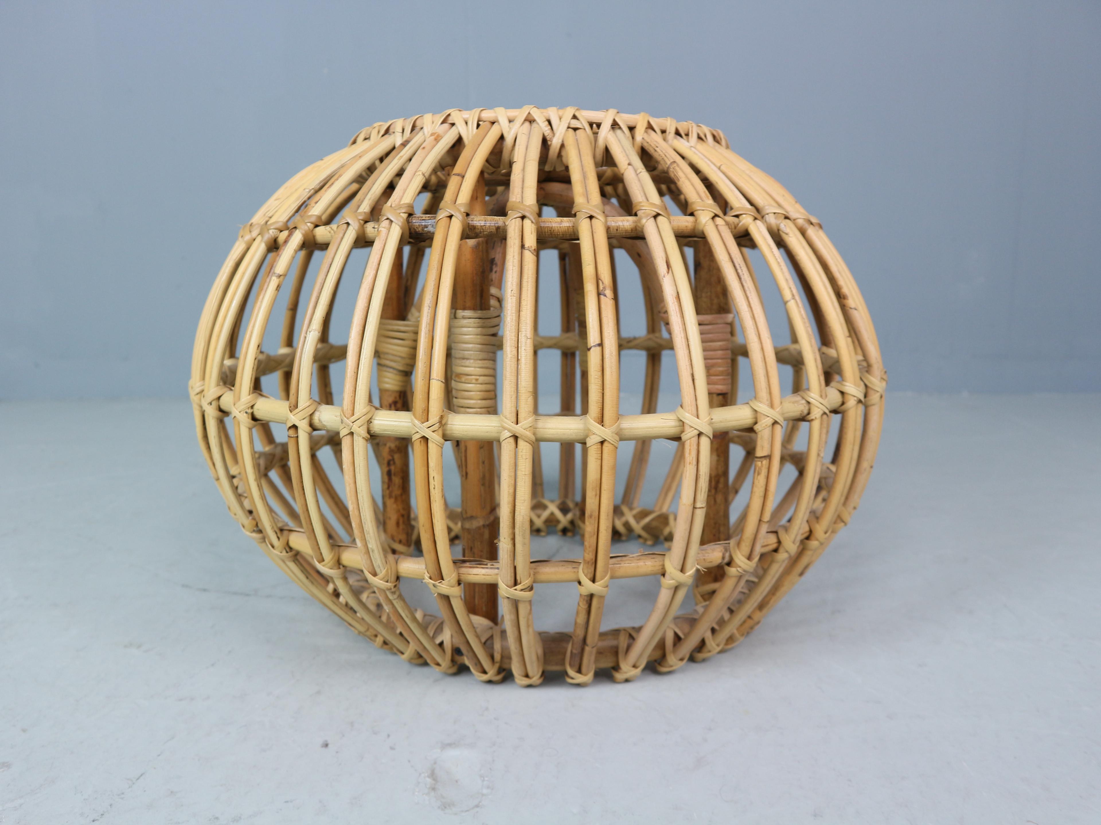Néerlandais Pouf, jardinière, tabouret ou table d'appoint en rotin vintage des années 1960 par Dirk van Sliedrecht en vente