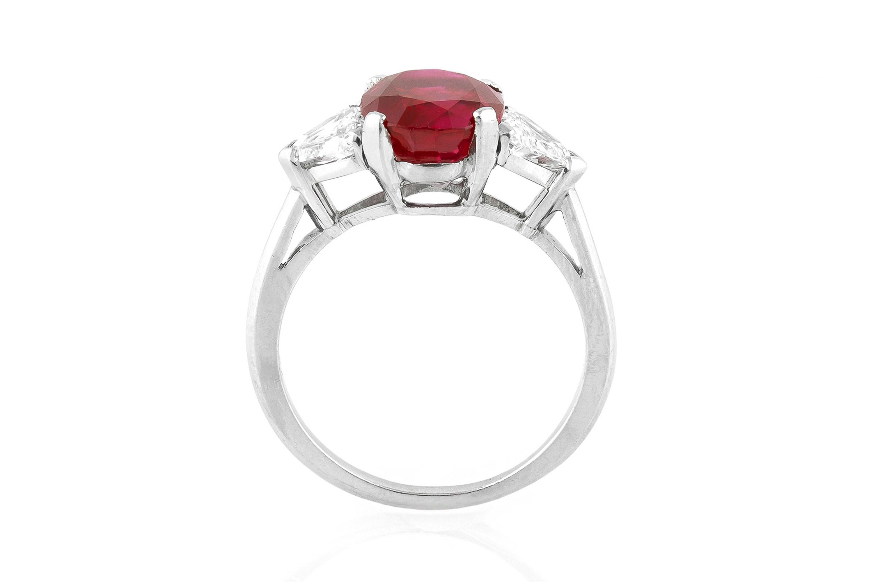 Anello di rubino d'epoca Raymond Yard da 4,63 carati del 1960 In condizioni buone in vendita a New York, NY