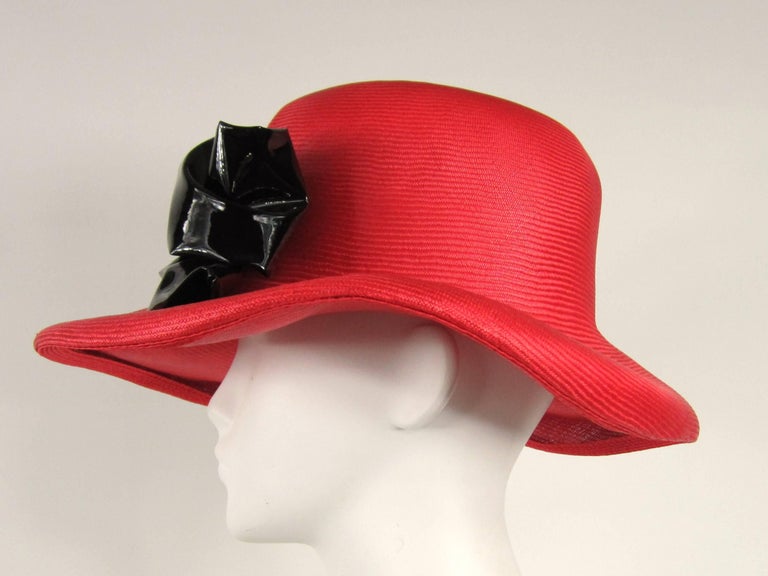Red Straw Black Bow Derby Hat Vintage 1960s For Sale at  display picture 1