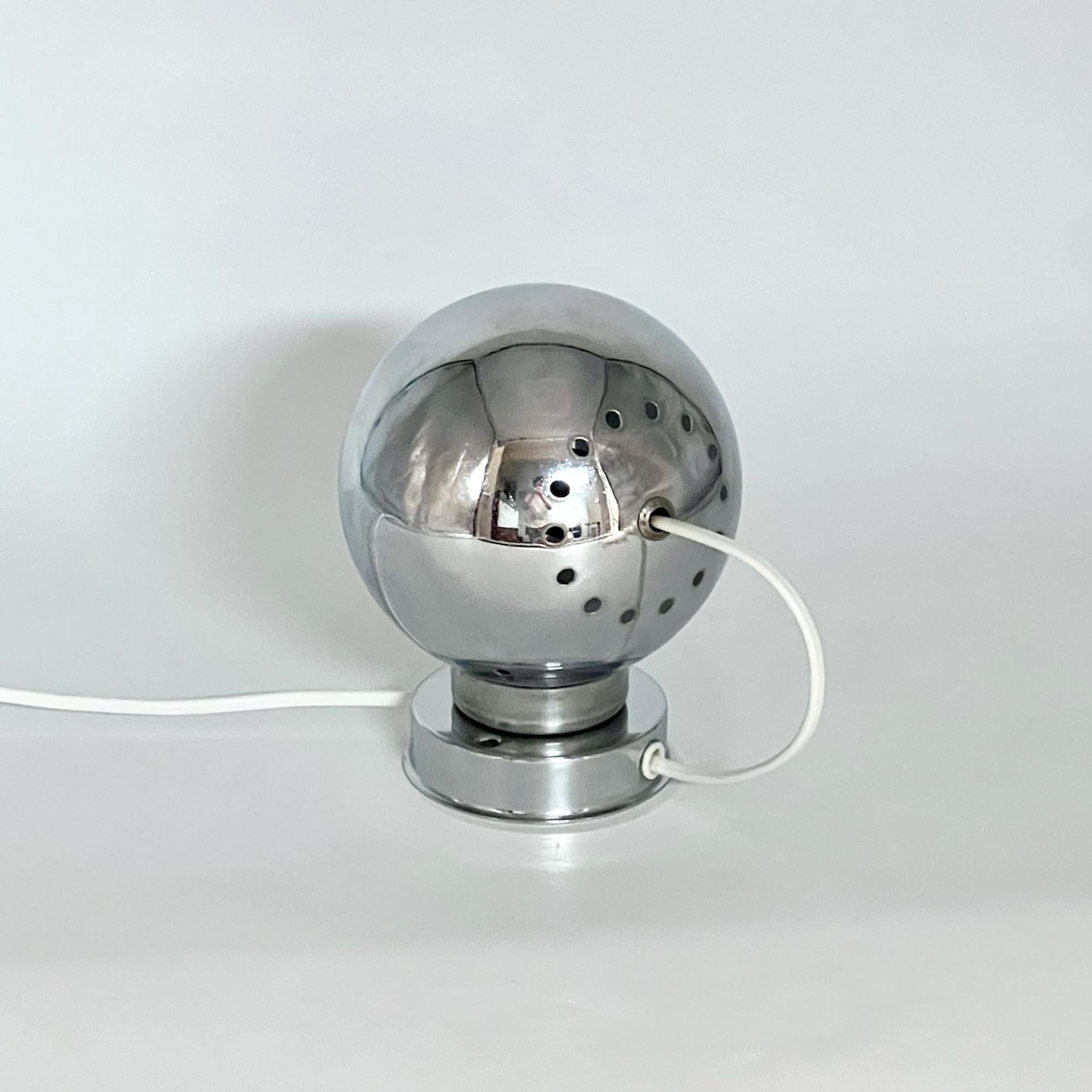 Vintage 1960s Reggiani Chrome Eyeball Lamp - MCM Design Italian Lighting In Good Condition In San Benedetto Del Tronto, IT