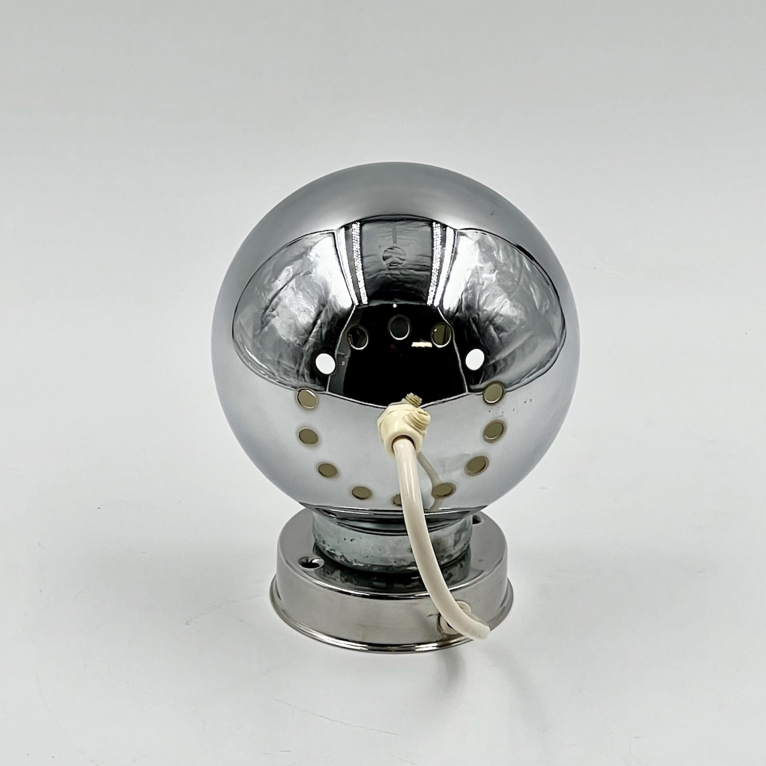 Lampada a bulbo oculare cromata Reggiani degli anni '60 - MCM Design-Light in vendita 1
