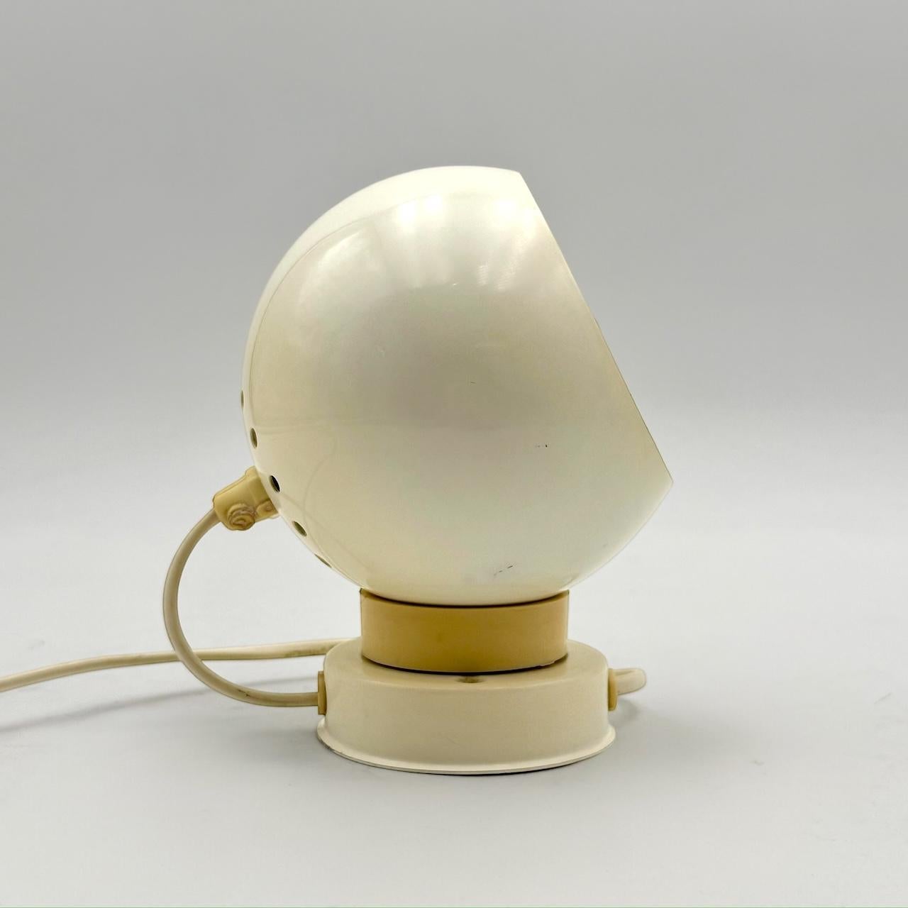 Lampada a forma di bulbo oculare in avorio Reggiani del 1960 - MCM Design Italian Lamp In condizioni buone in vendita a San Benedetto Del Tronto, IT