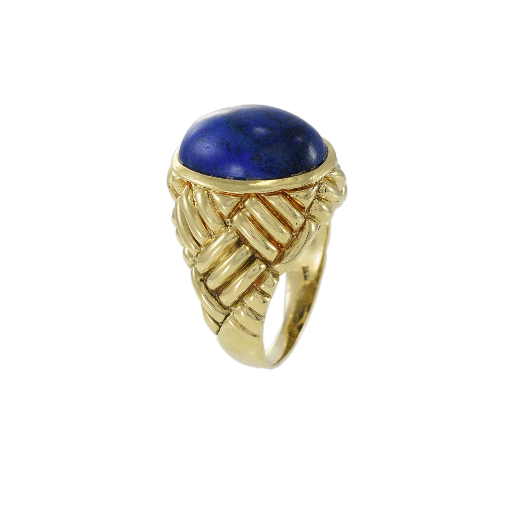 Women's or Men's Vintage 1960's Retro 18KT Yellow Gold Lapis Lazuli Ring