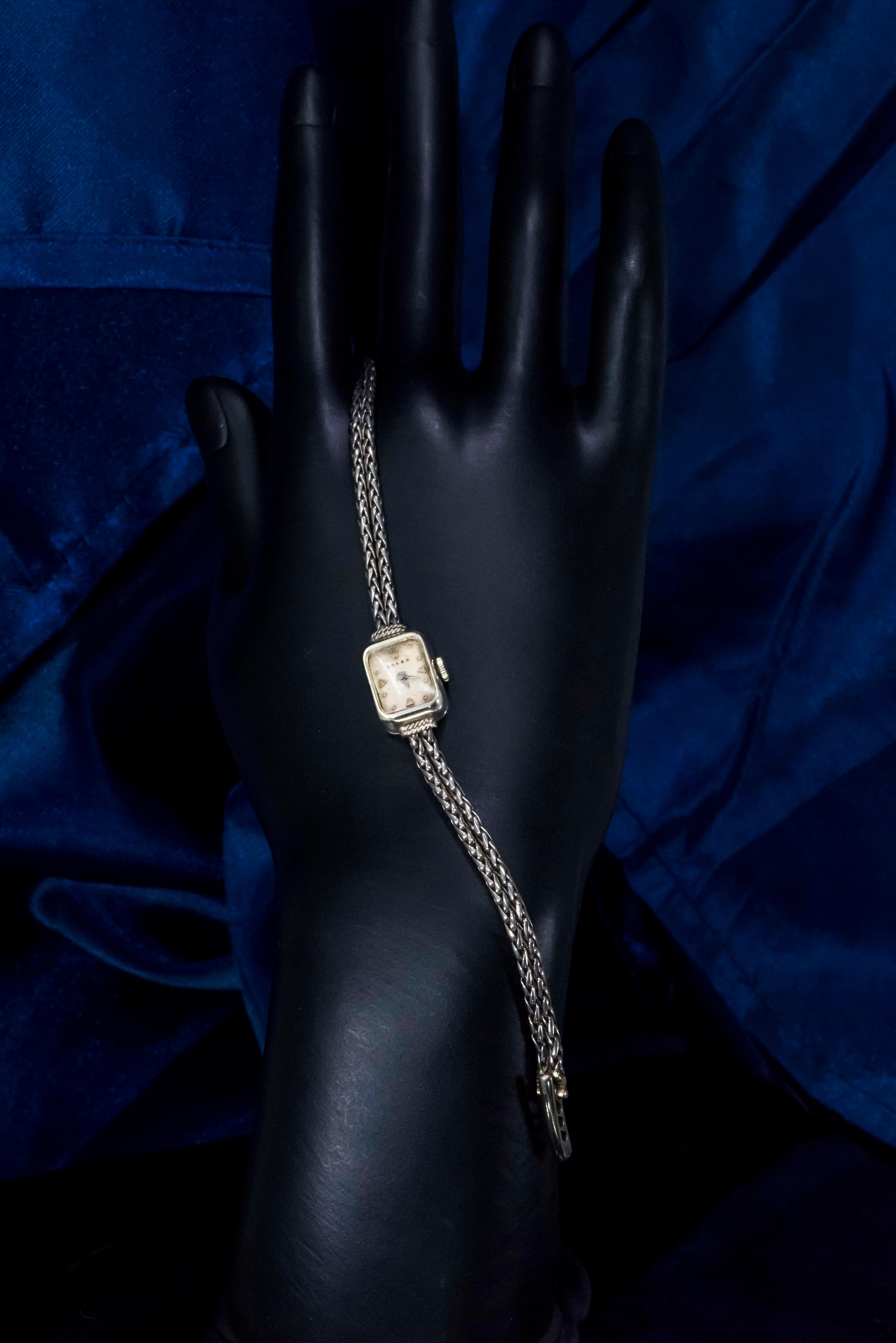 Vintage 1960s Rolex 18 Karat Gold Double Rope and Knot Motif Bracelet Watch For Sale 4