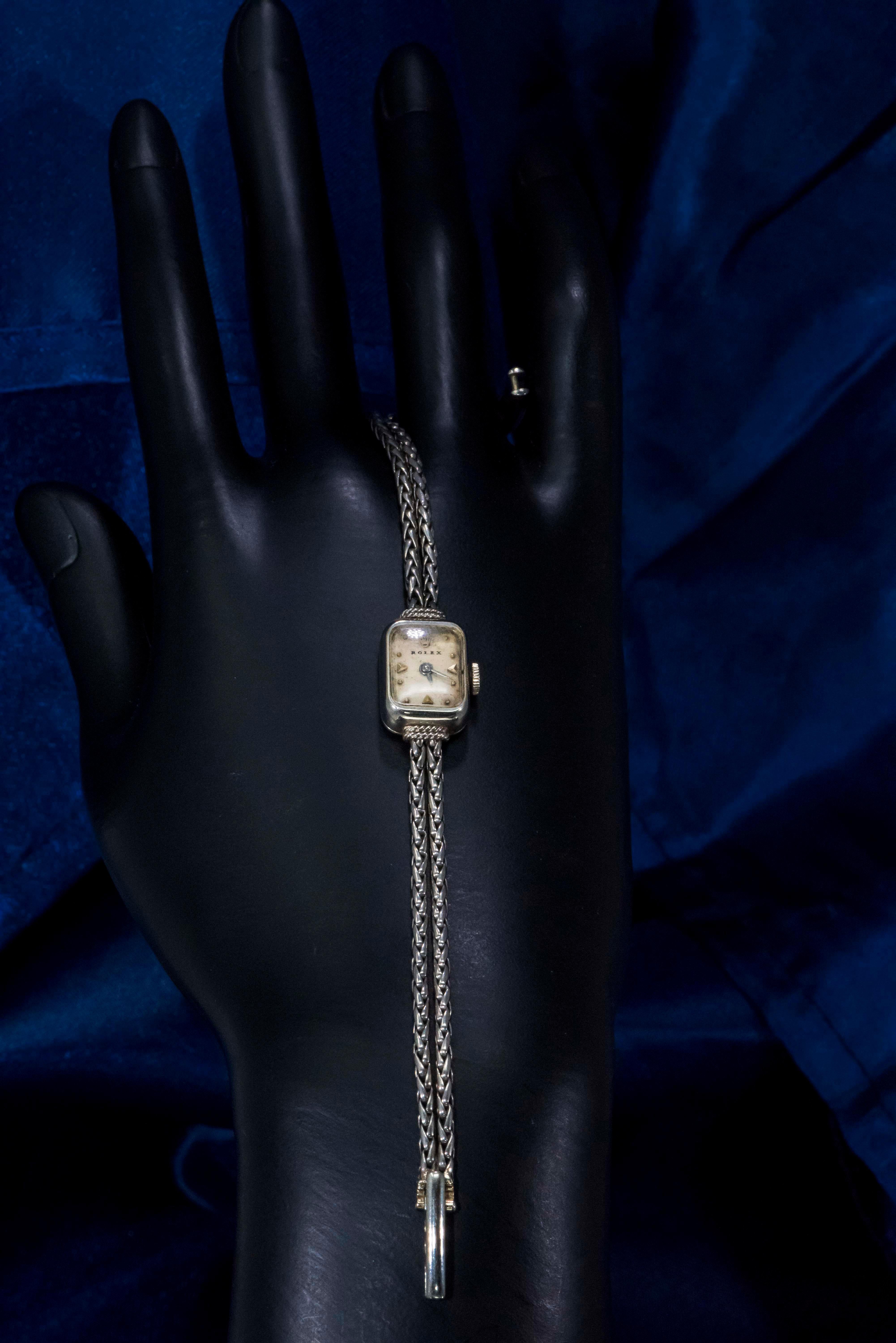 Vintage 1960s Rolex 18 Karat Gold Double Rope and Knot Motif Bracelet Watch For Sale 2