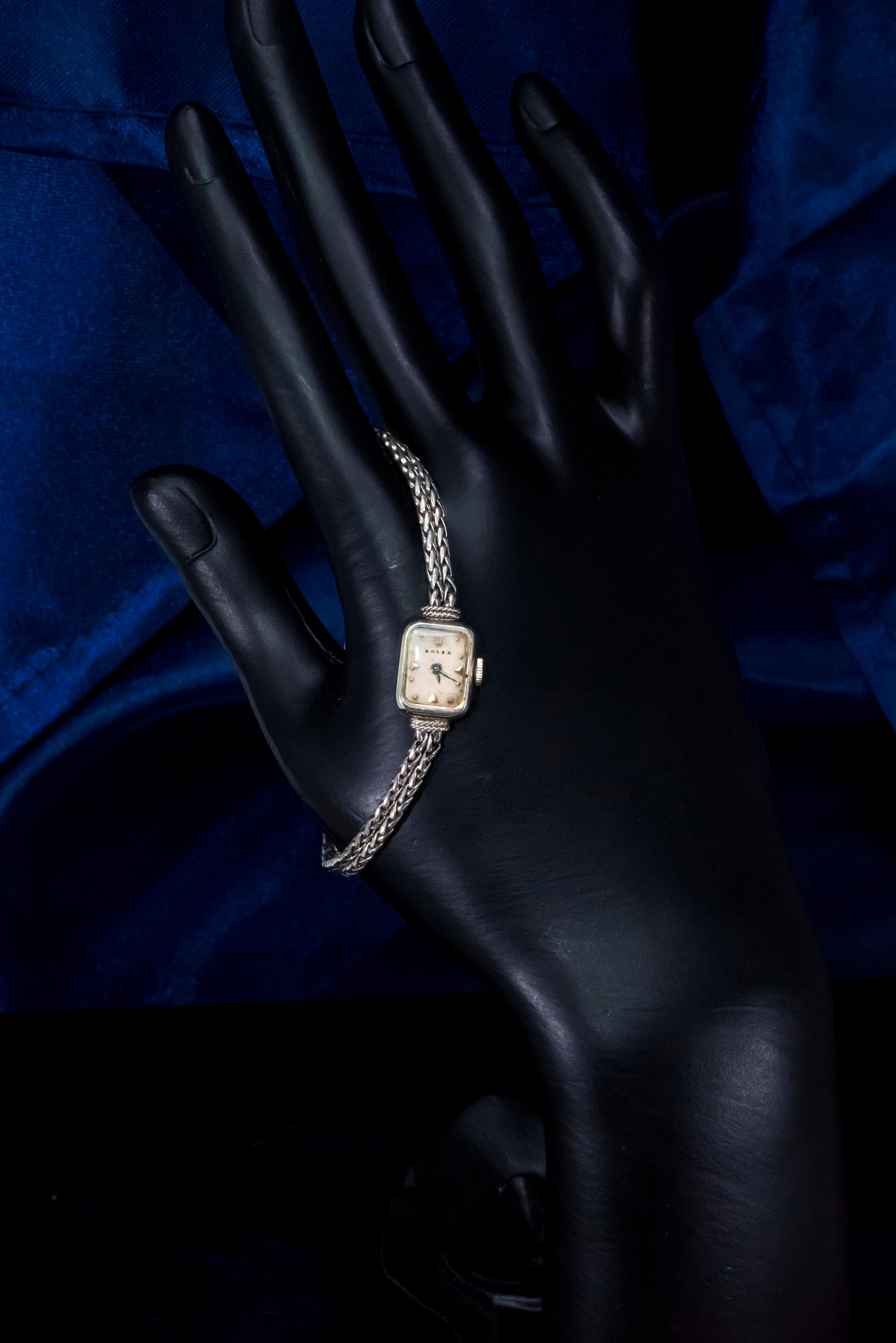 Vintage 1960s Rolex 18 Karat Gold Double Rope and Knot Motif Bracelet Watch For Sale 3