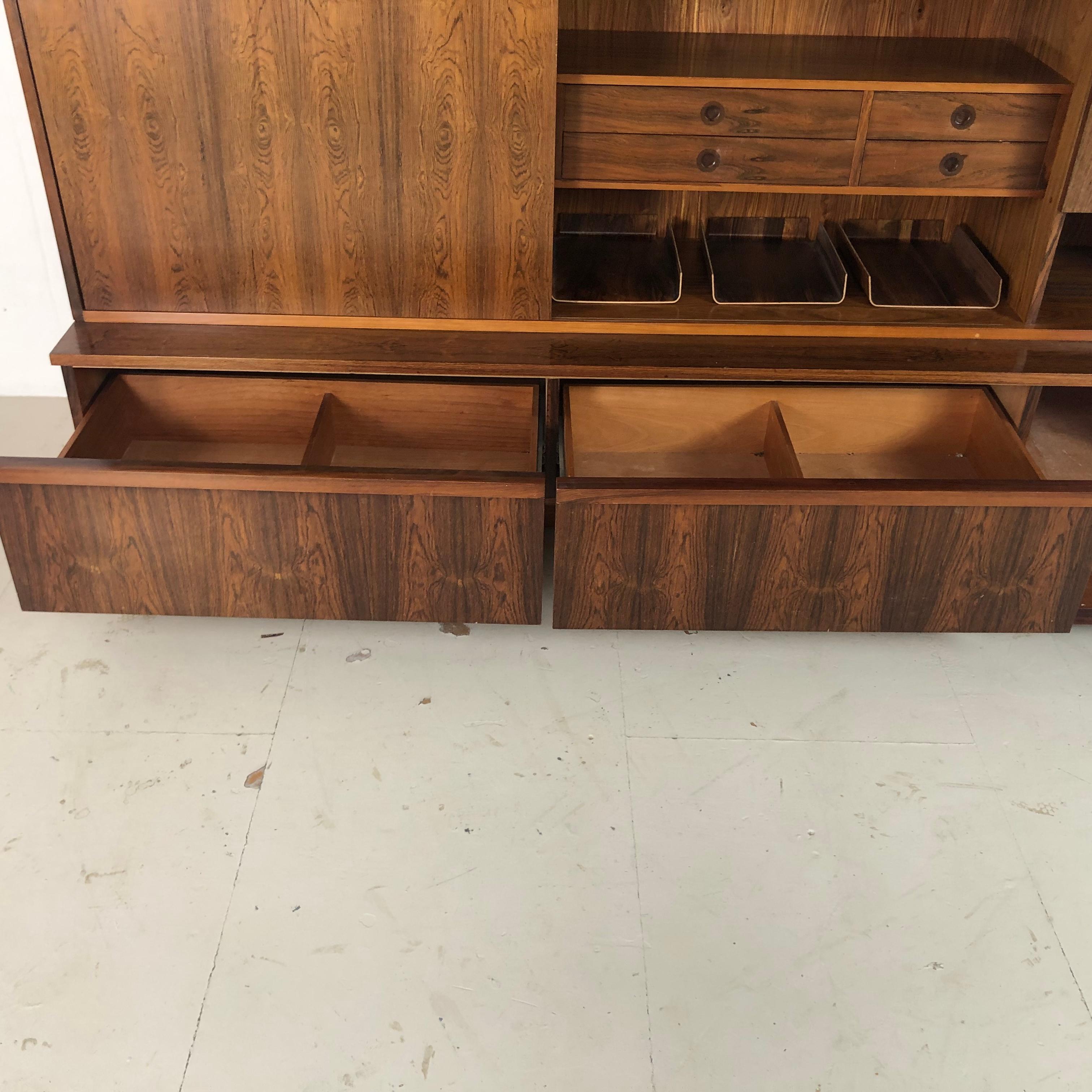 Vintage 1960s Rosewood Wall Unit by Robert Heritage for Archie Shine For Sale 10