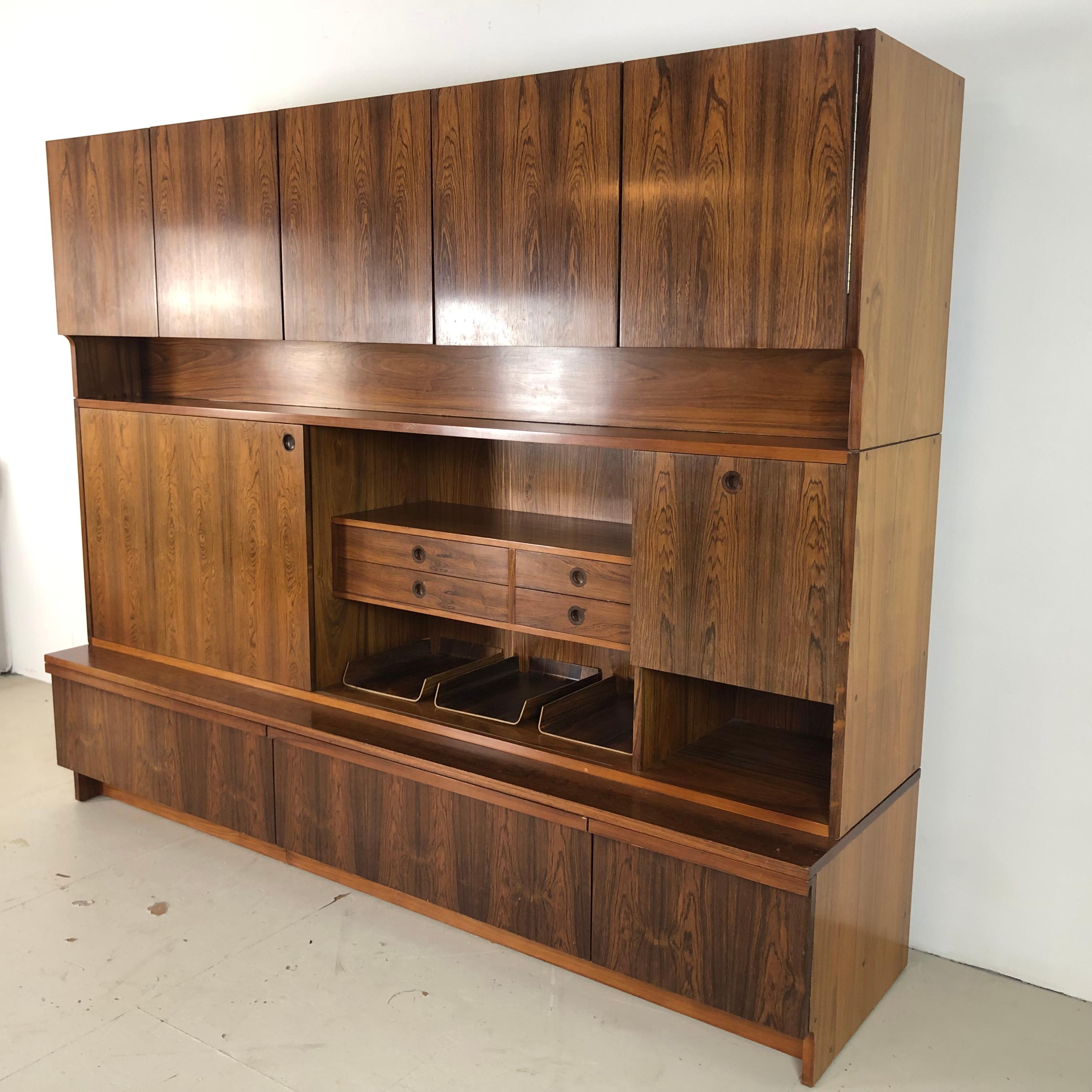 Vintage 1960s Rosewood Wall Unit by Robert Heritage for Archie Shine For Sale 4