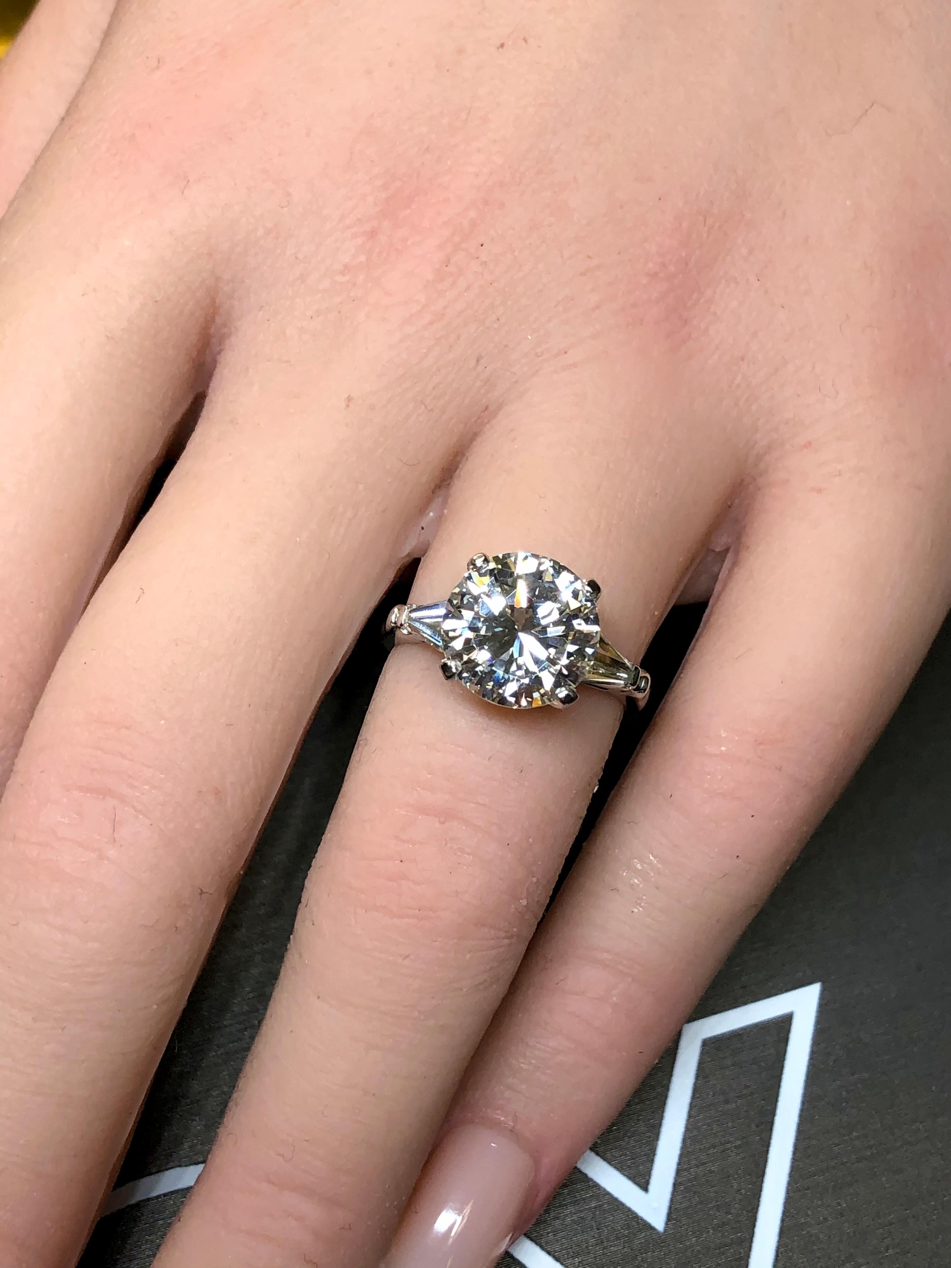 Vintage 1960’s Round Diamond 3 Stone Baguette Engagement Ring 3.53ct I Si1 GIA For Sale 10