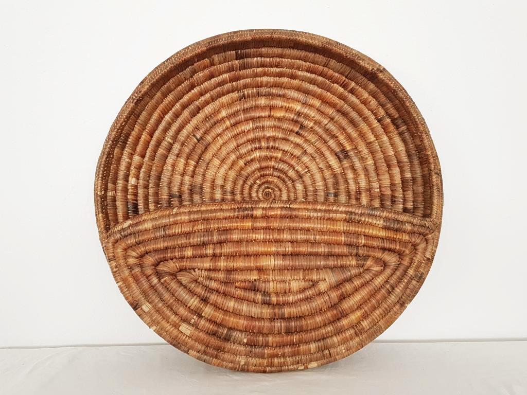 Ère spatiale Panier de rangement mural rond en osier/étrangleur vintage des années 1960 en vente