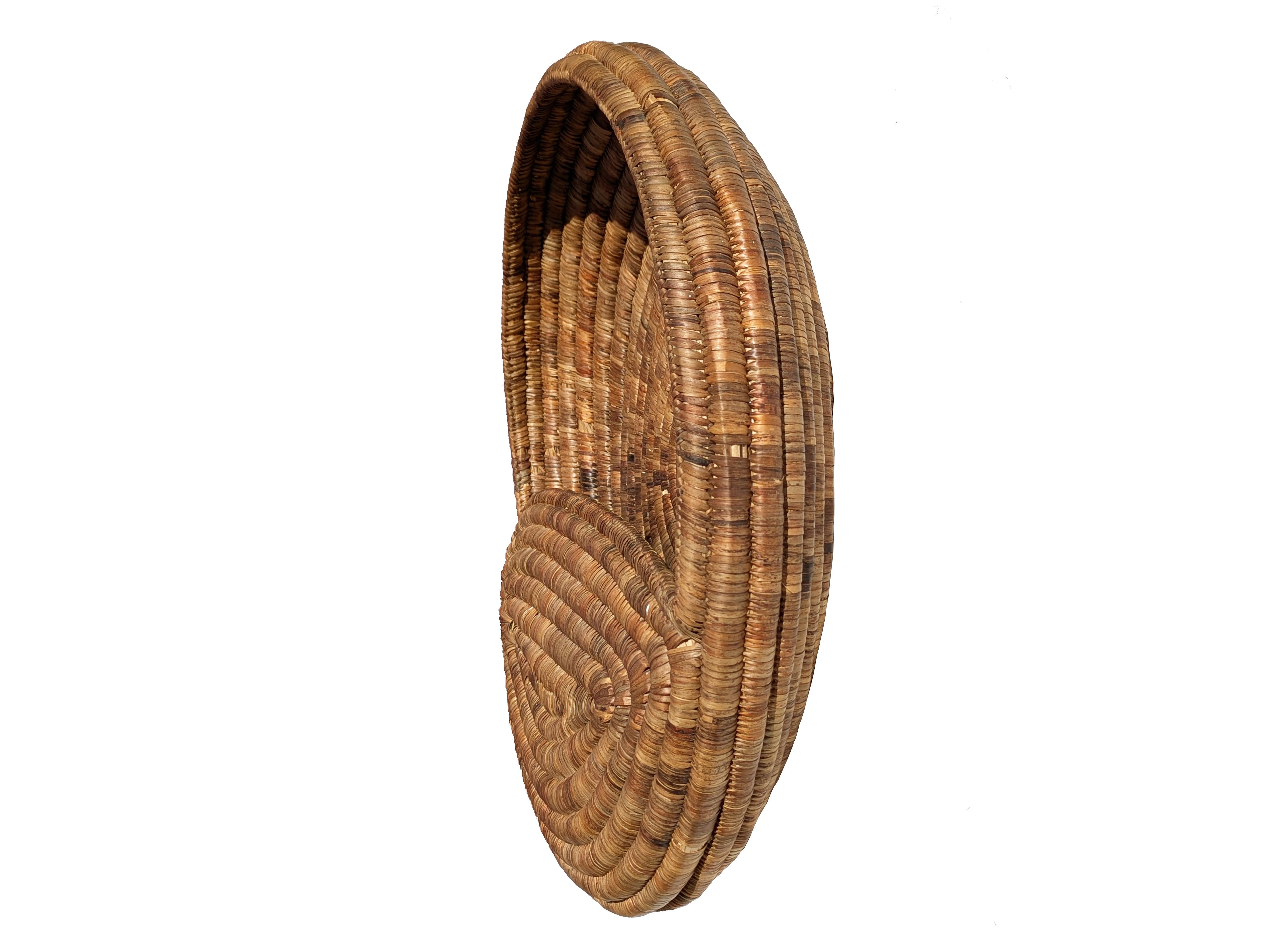 Osier Panier de rangement mural rond en osier/étrangleur vintage des années 1960 en vente