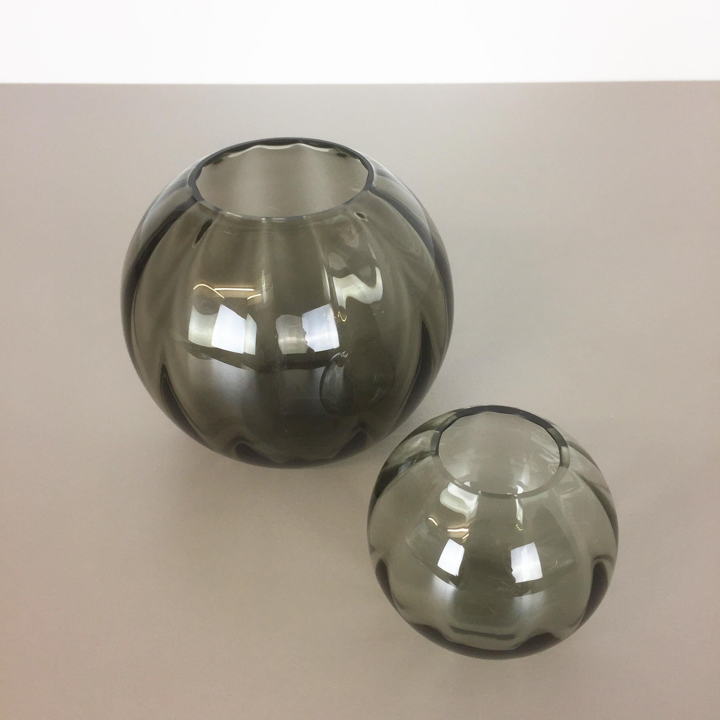 Vintage 1960s Set of 2 Ball Vases Turmaline by Wilhelm Wagenfeld for WMF Germany In Good Condition In Kirchlengern, DE