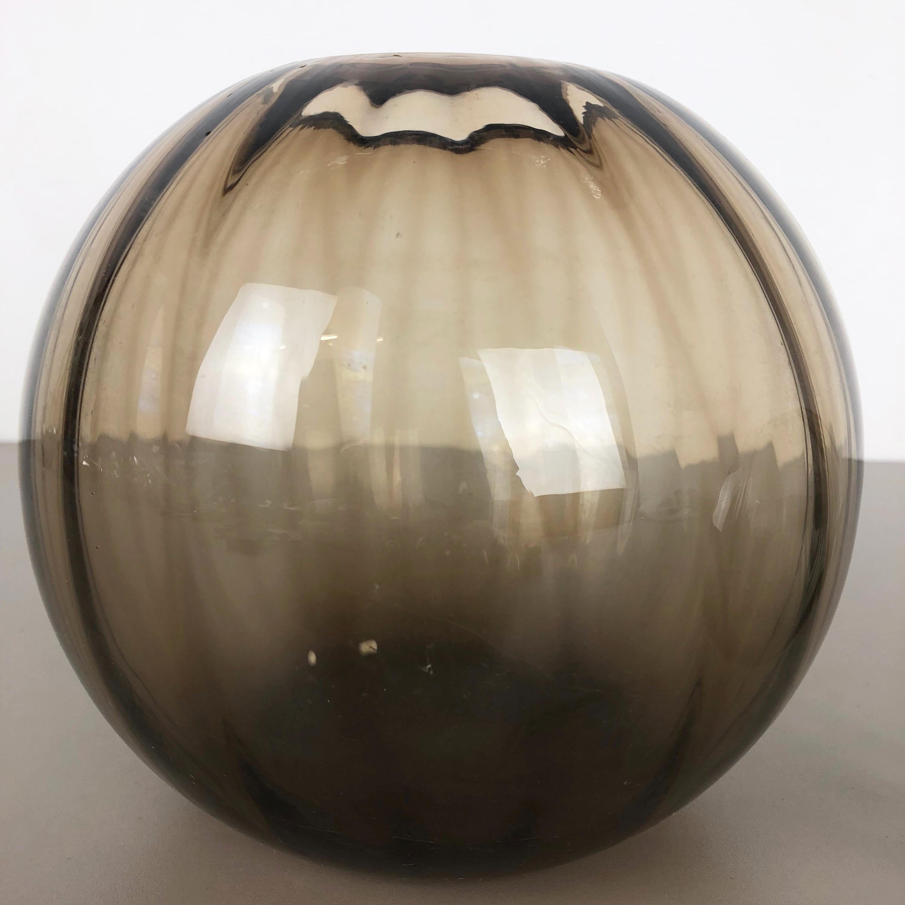Vintage 1960s Set of 2 Ball Vases Turmaline by Wilhelm Wagenfeld for WMF Germany In Good Condition For Sale In Kirchlengern, DE