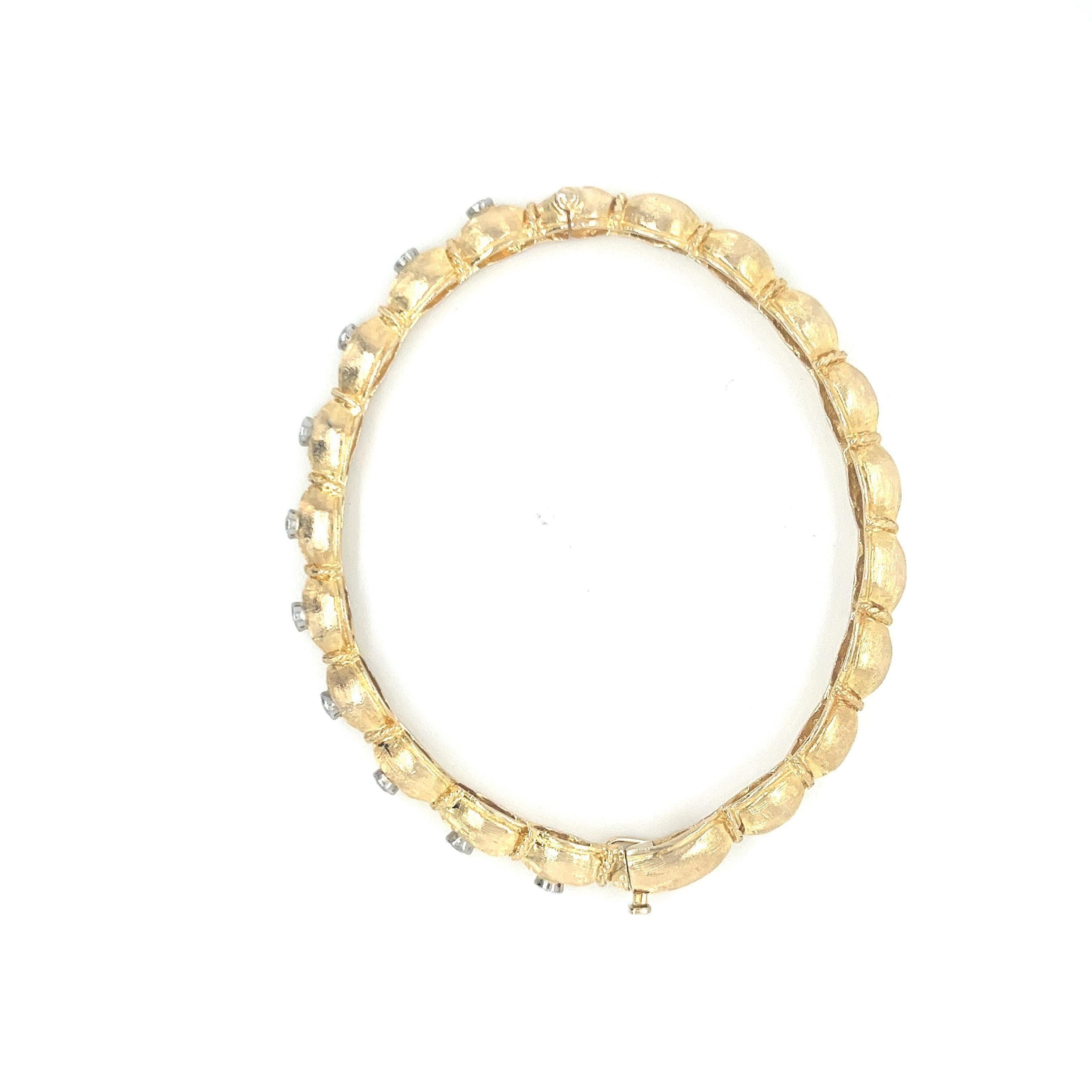 Vintage 1960's Set of 3 14K Yellow Gold Diamond Bangles Excellent état - En vente à Boston, MA
