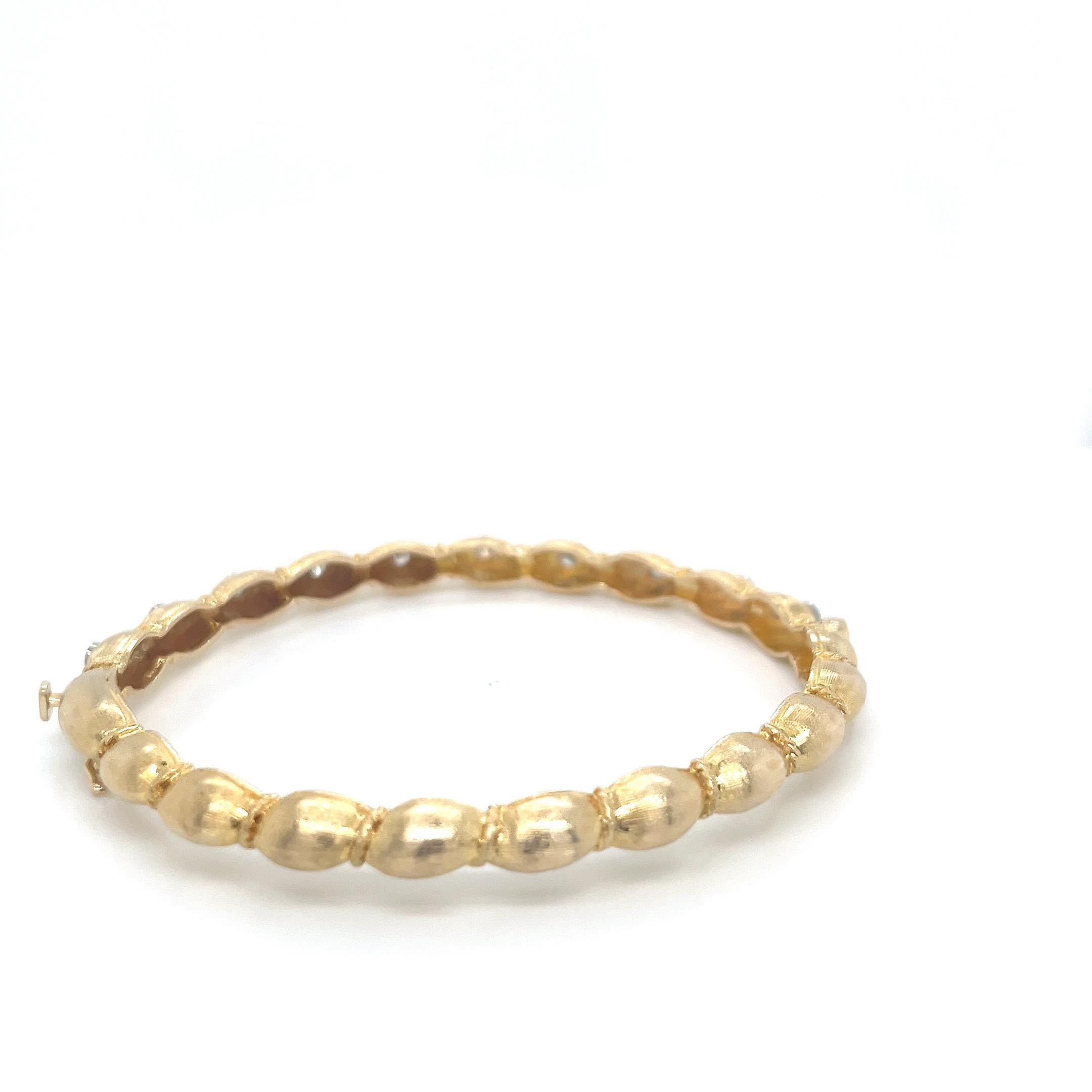Vintage 1960's Set of 3 14K Yellow Gold Diamond Bangles en vente 1