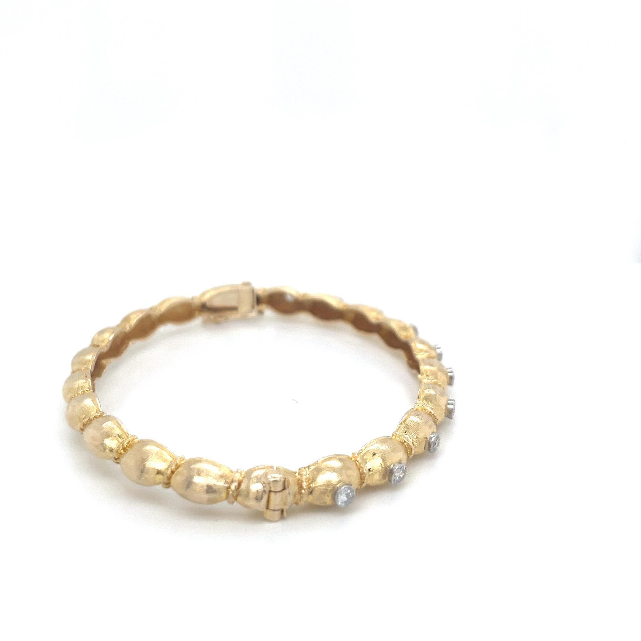 Vintage 1960's Set of 3 14K Yellow Gold Diamond Bangles en vente 2