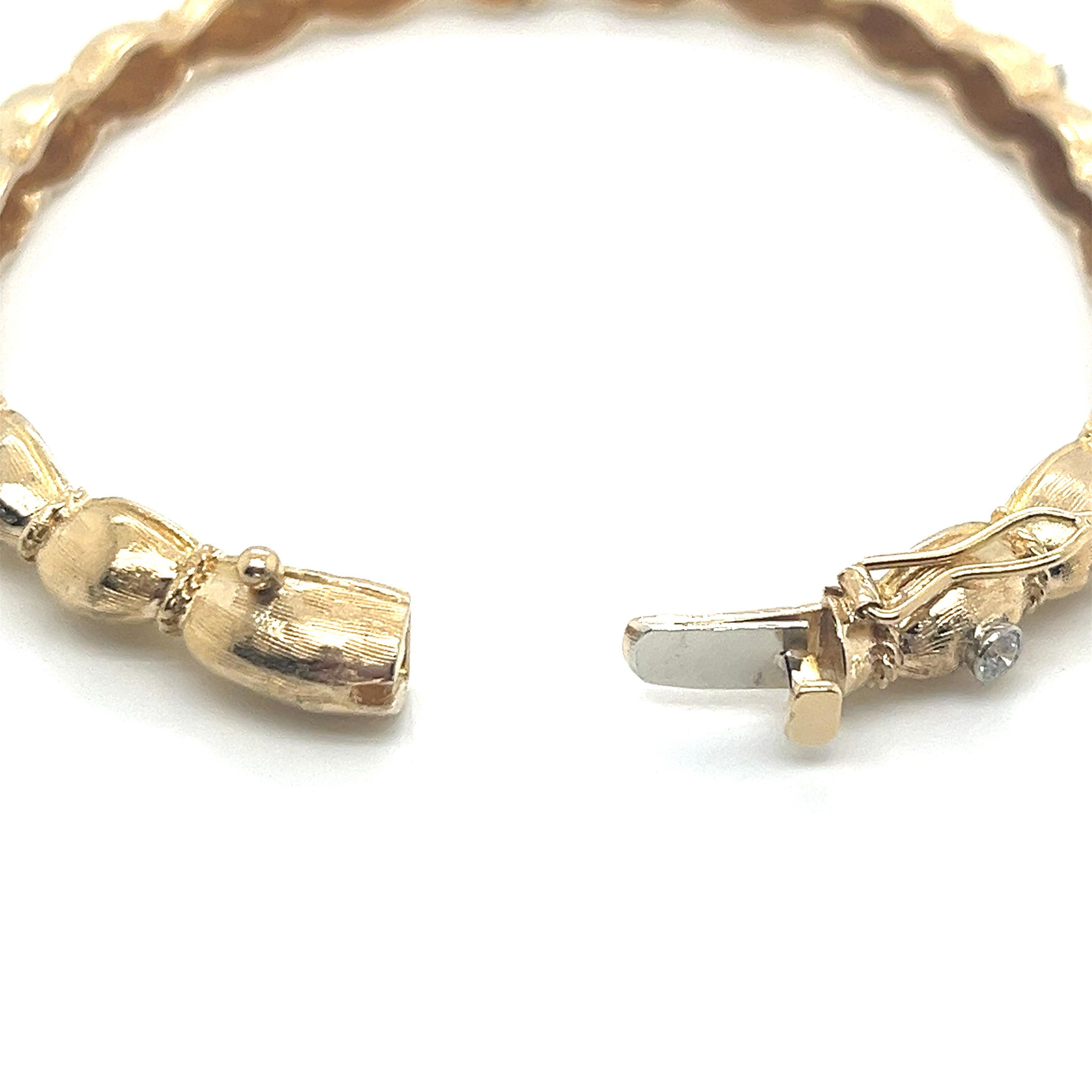 Vintage 1960's Set of 3 14K Yellow Gold Diamond Bangles en vente 3
