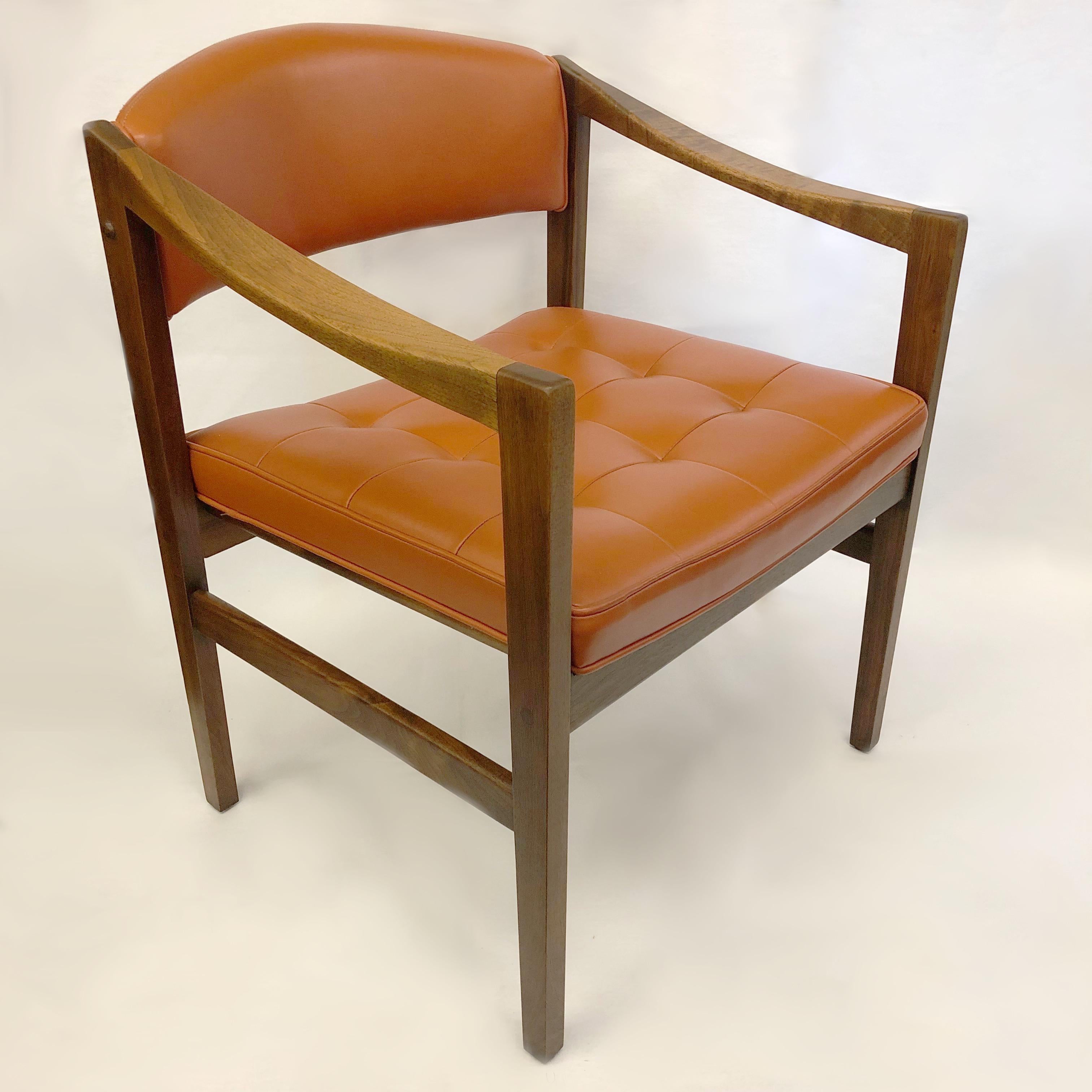 monarch furniture company