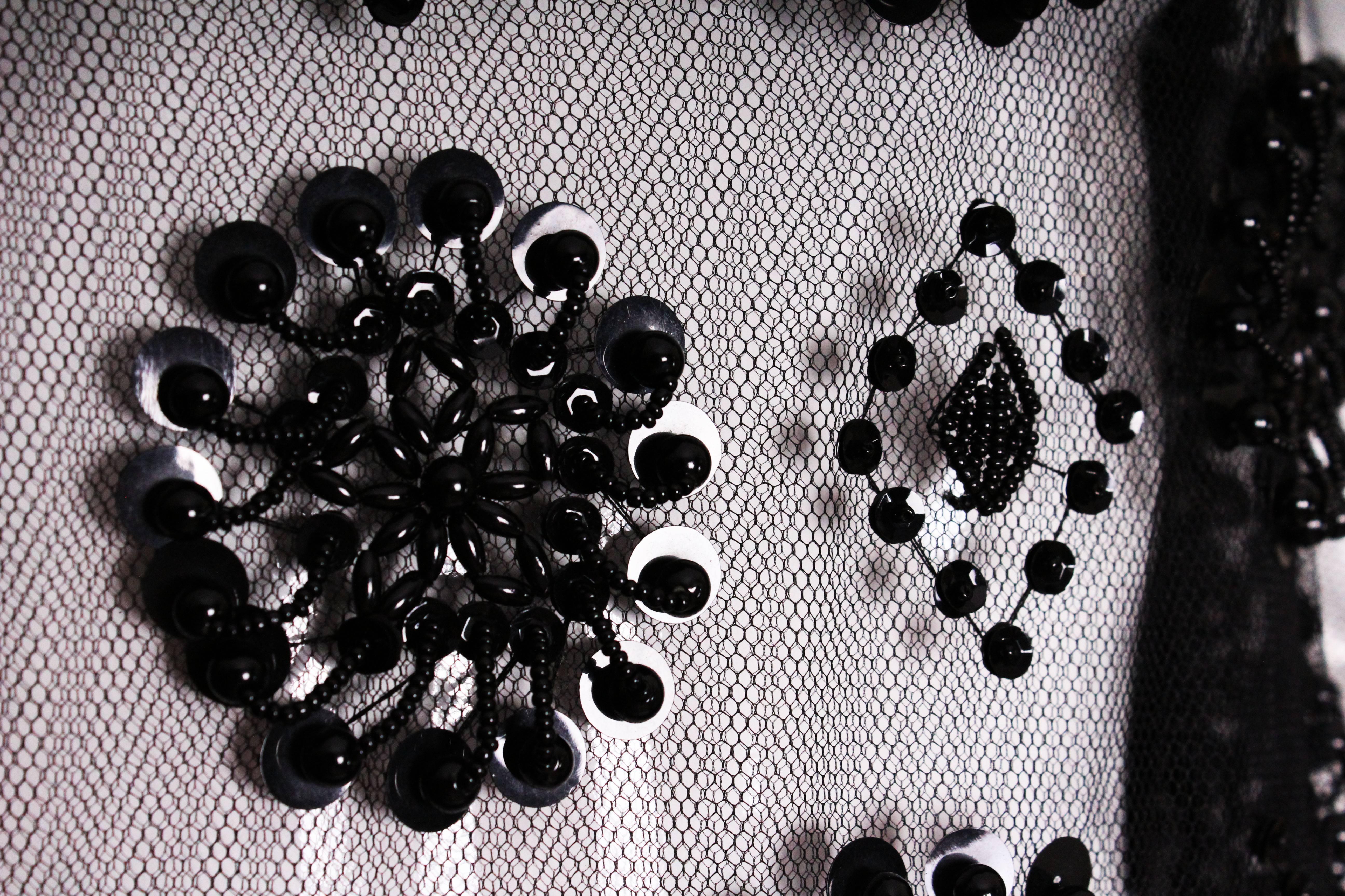 Vintage 1960s Durchsichtiges Schwarzes Perlenminikleid 2