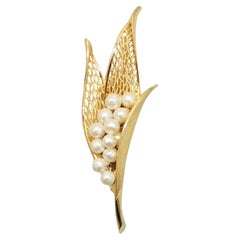 Vintage 1960s Signed Boucher Goldtone Faux-Baroque Pearl Brooch