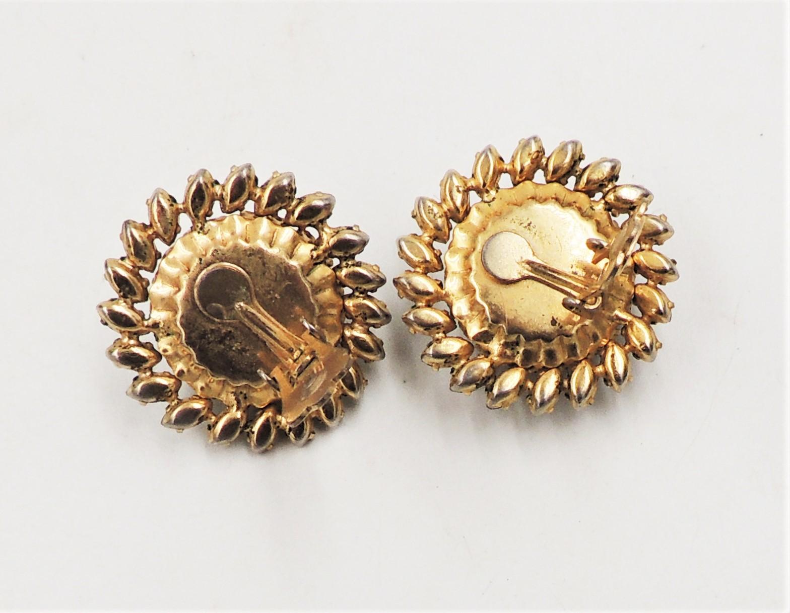 Vintage 1960s Signed Hattie Carnegie Cabochon Faux-Onyx Clip Earrings For Sale 2