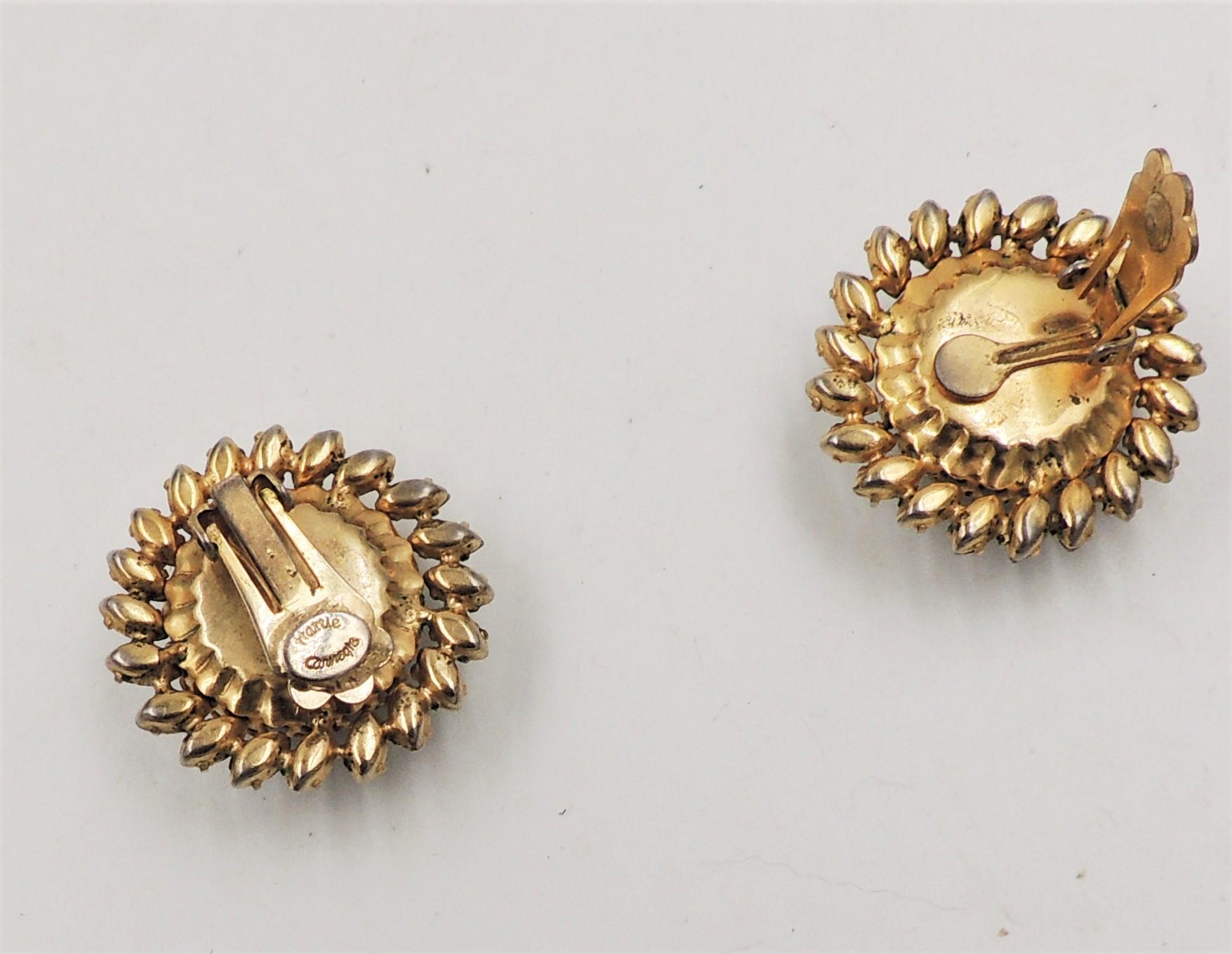 Vintage 1960s Signed Hattie Carnegie Cabochon Faux-Onyx Clip Earrings For Sale 3