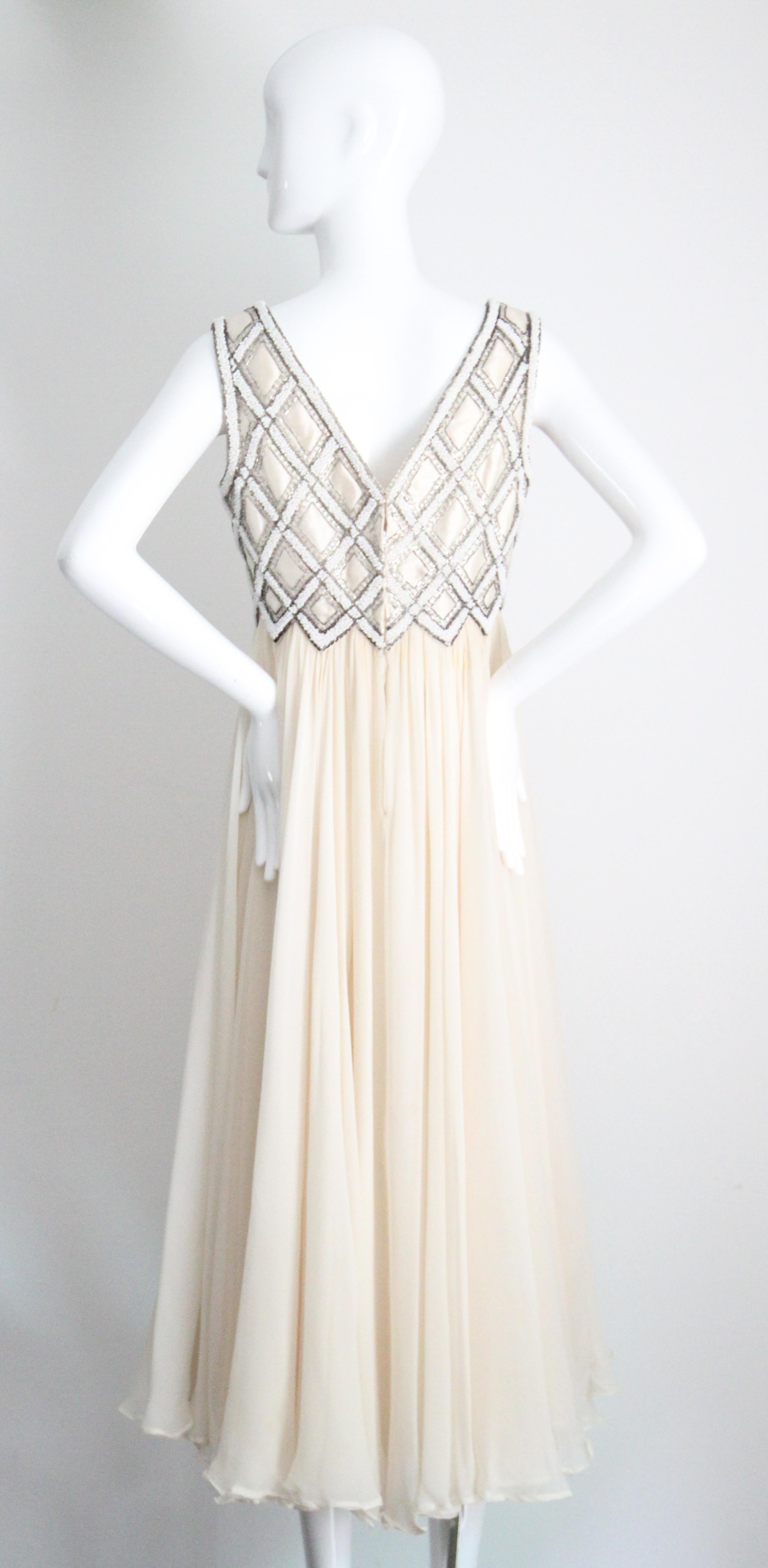 Vintage 1960er Jahre Seide Chiffon Perlen Kleid und passende Jacke Ensemble UK 10 US 6 im Angebot 6