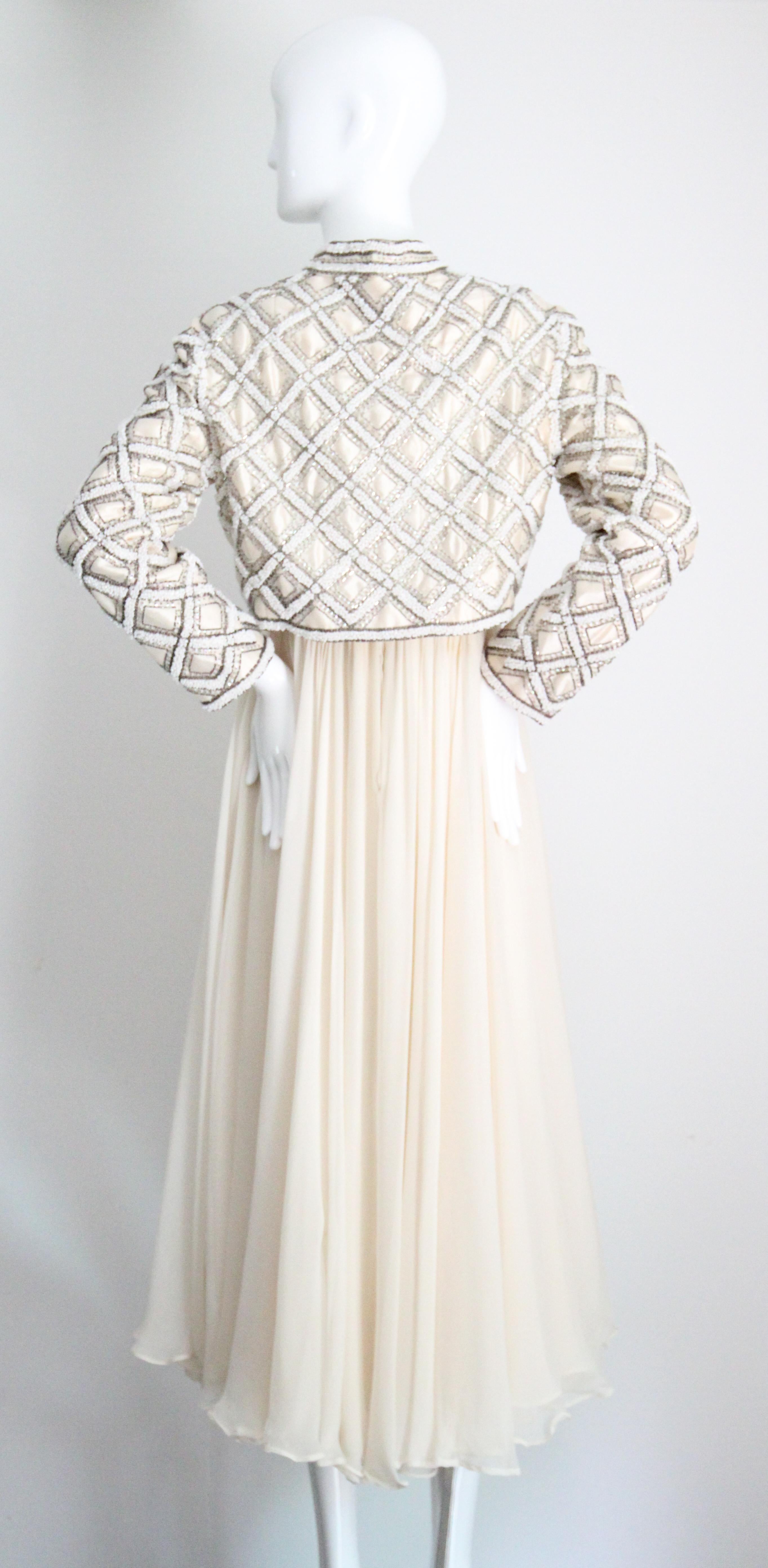 Vintage 1960er Jahre Seide Chiffon Perlen Kleid und passende Jacke Ensemble UK 10 US 6 im Angebot 8