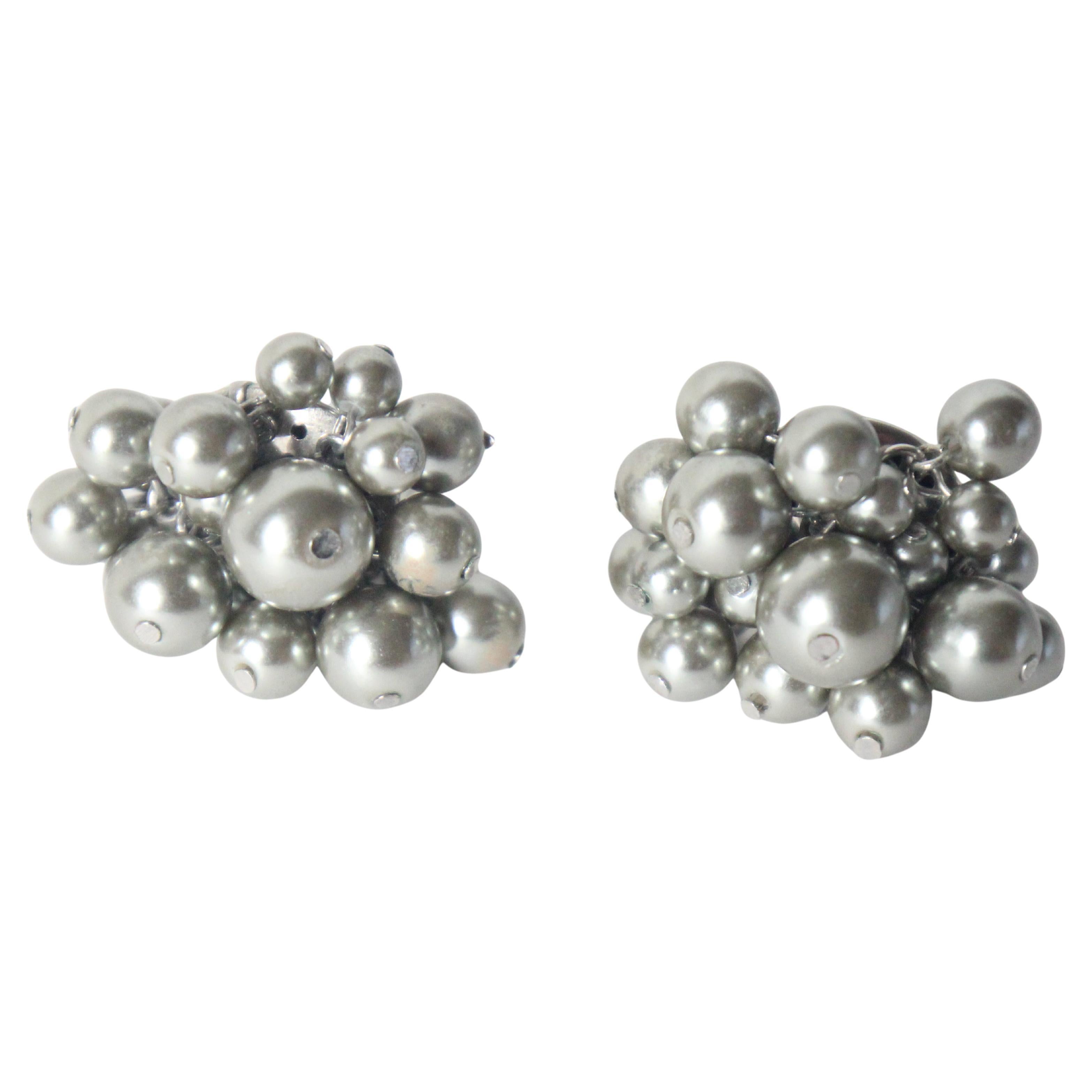Orecchini a grappolo con perline in argento del 1960 Vintage A. Silver Orecchini in argento del 1960